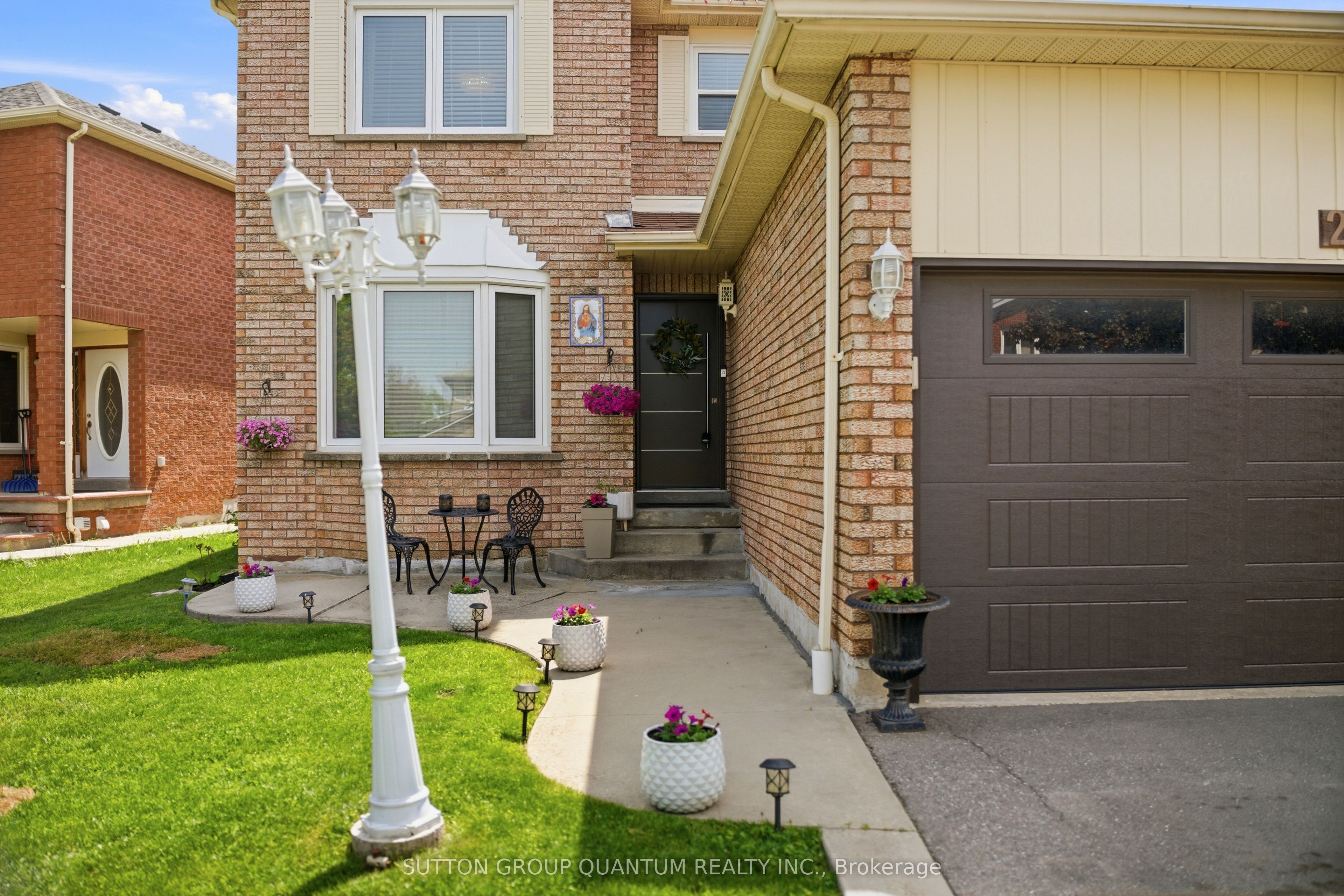 276 Lech Walesa Drive Property Photo 3