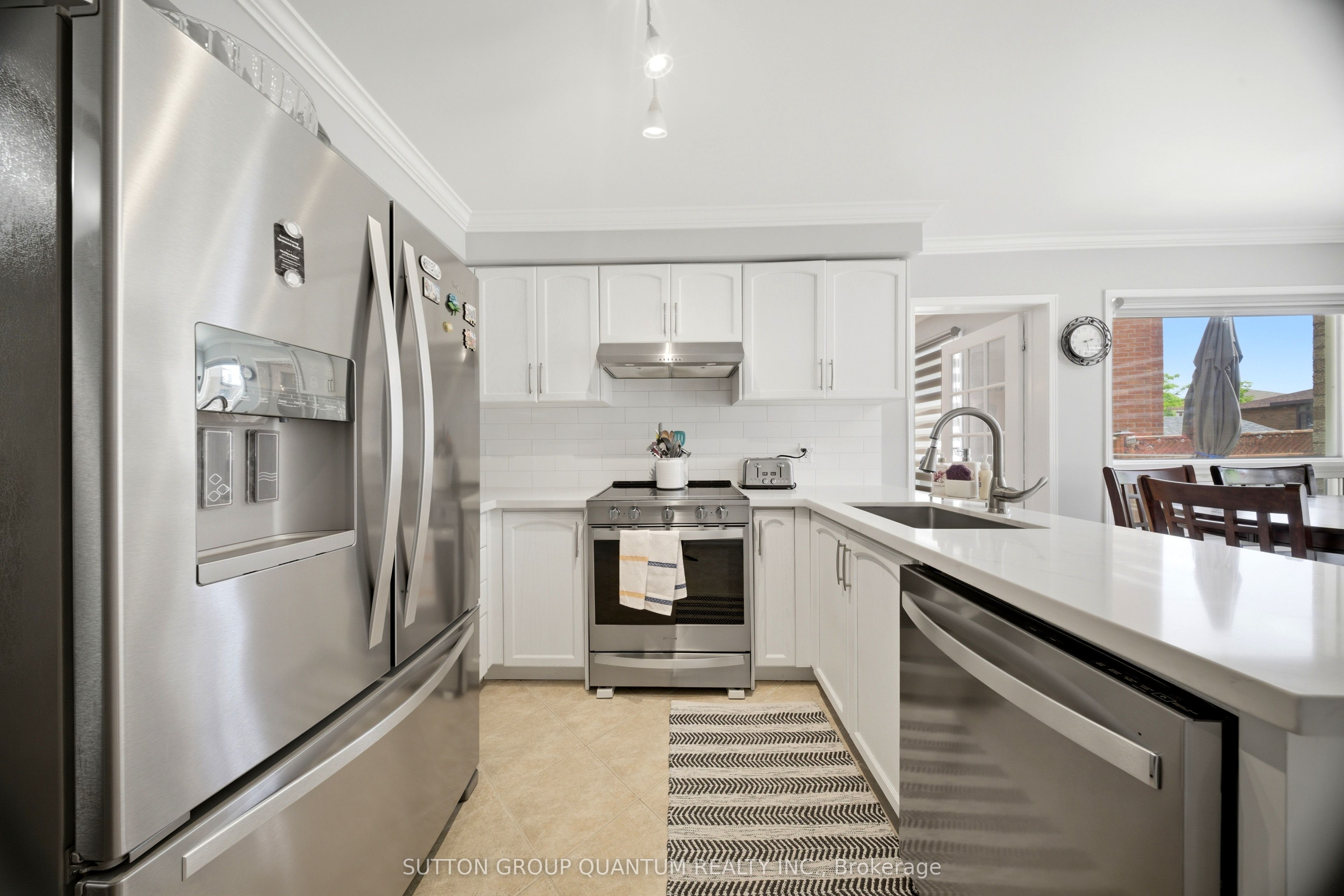 276 Lech Walesa Drive Property Photo 12