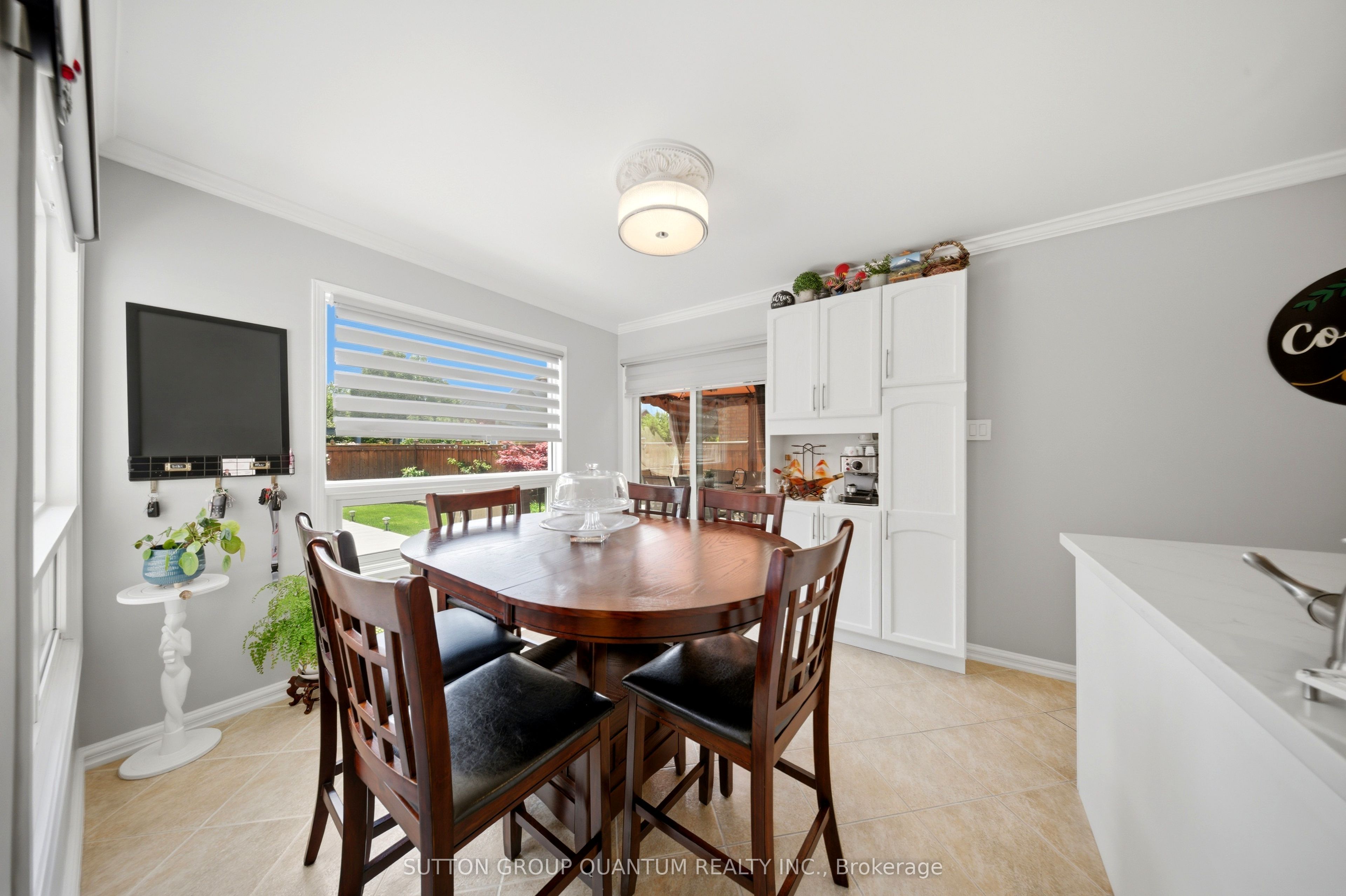 276 Lech Walesa Drive Property Photo 15