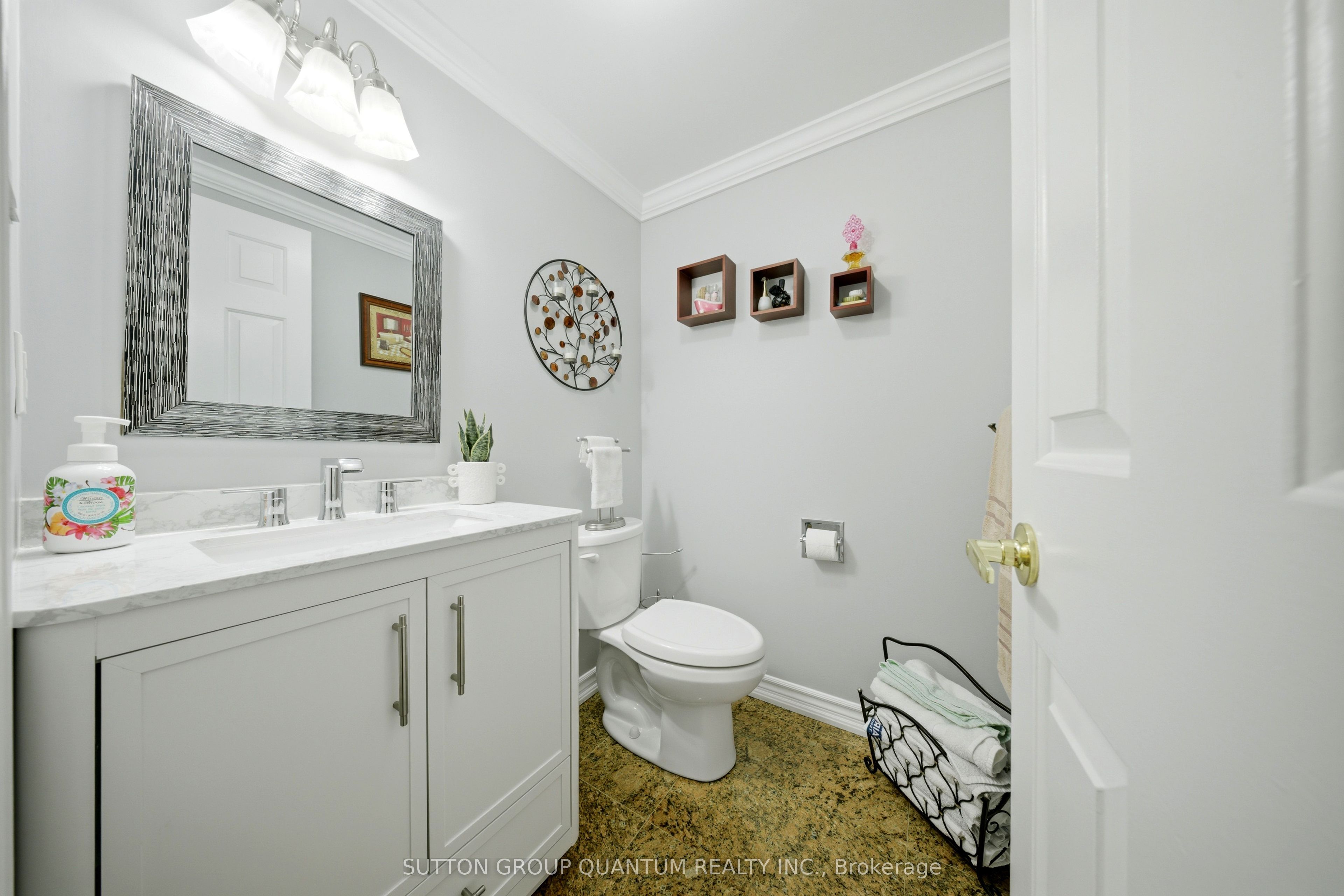 276 Lech Walesa Drive Property Photo 18