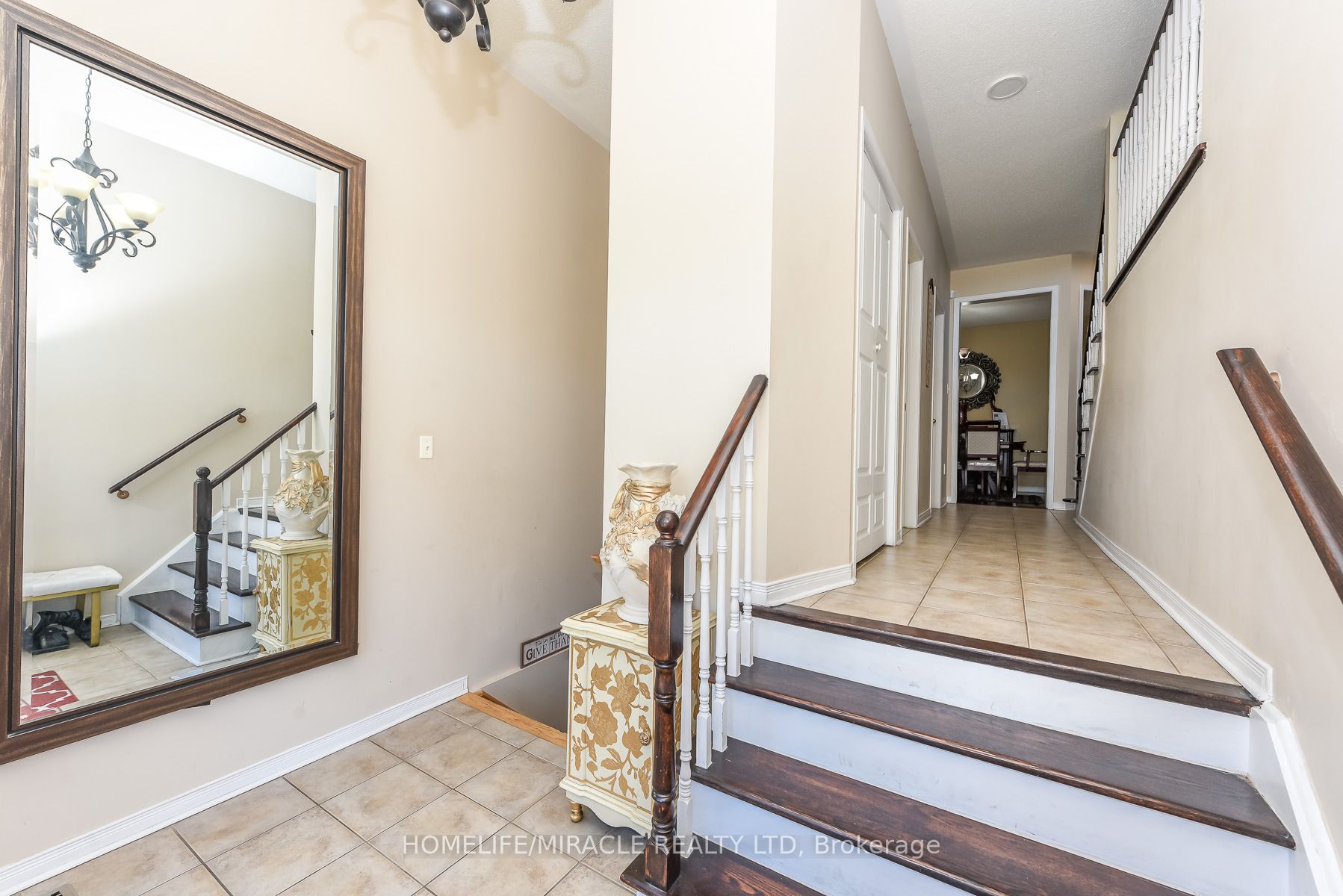 23 Roundstone Drive Property Photo 5