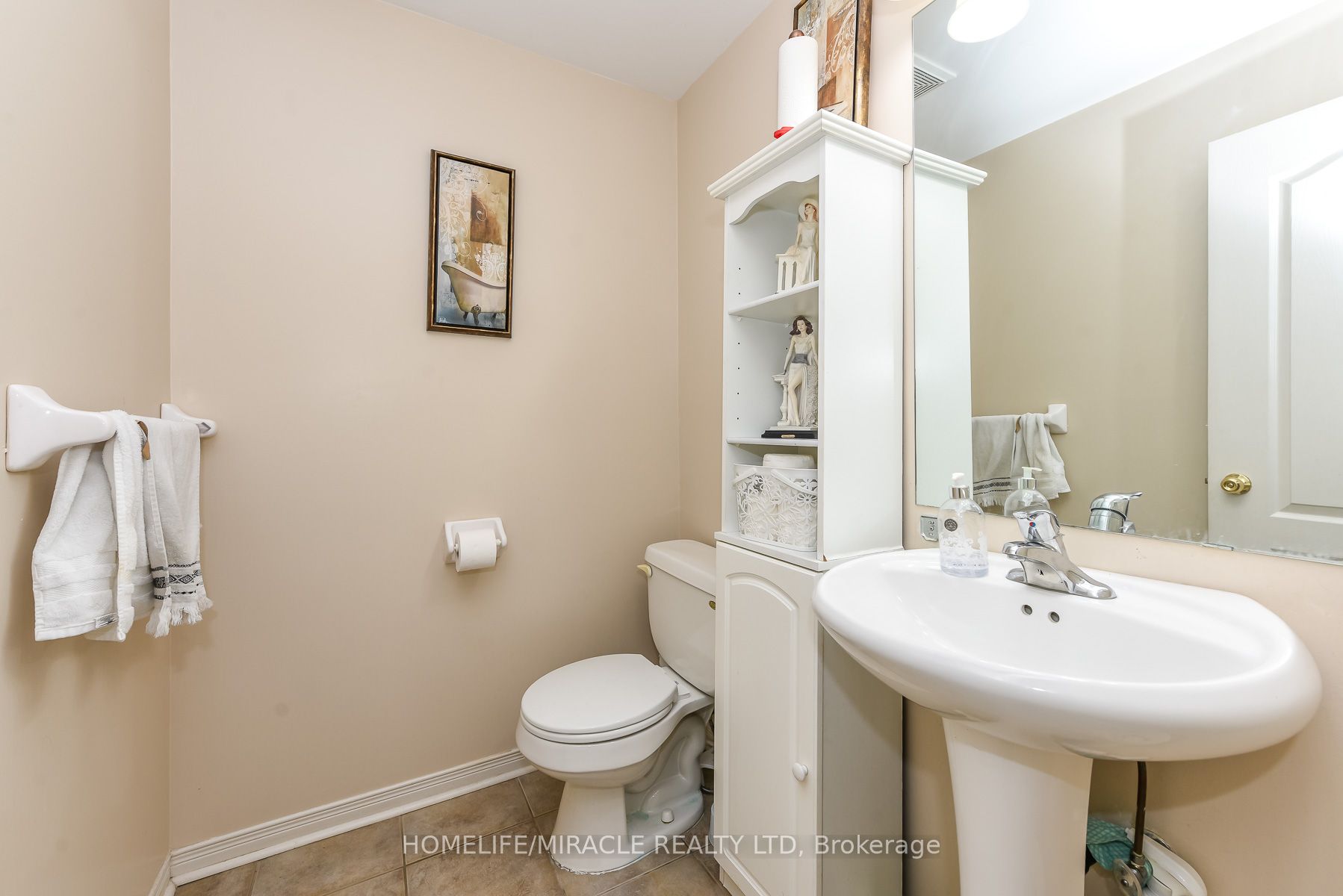 23 Roundstone Drive Property Photo 6