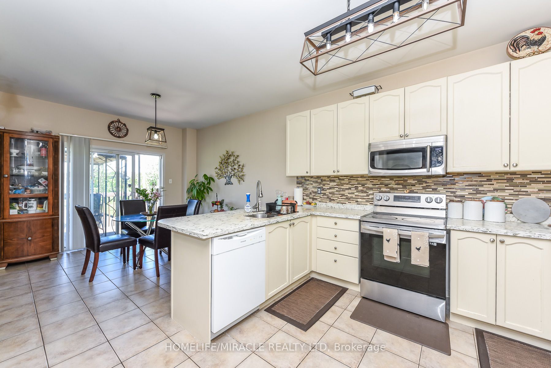 23 Roundstone Drive Property Photo 14