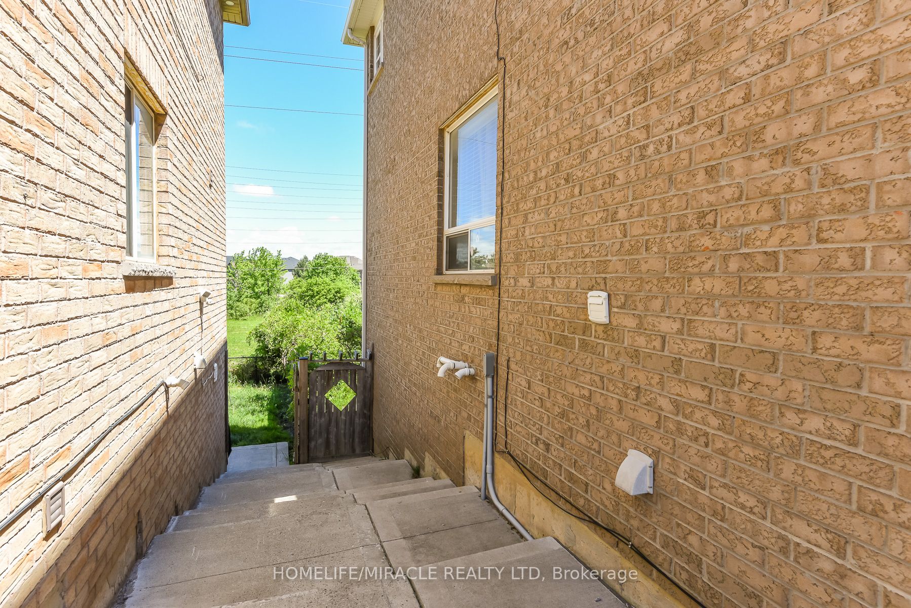 23 Roundstone Drive Property Photo 33