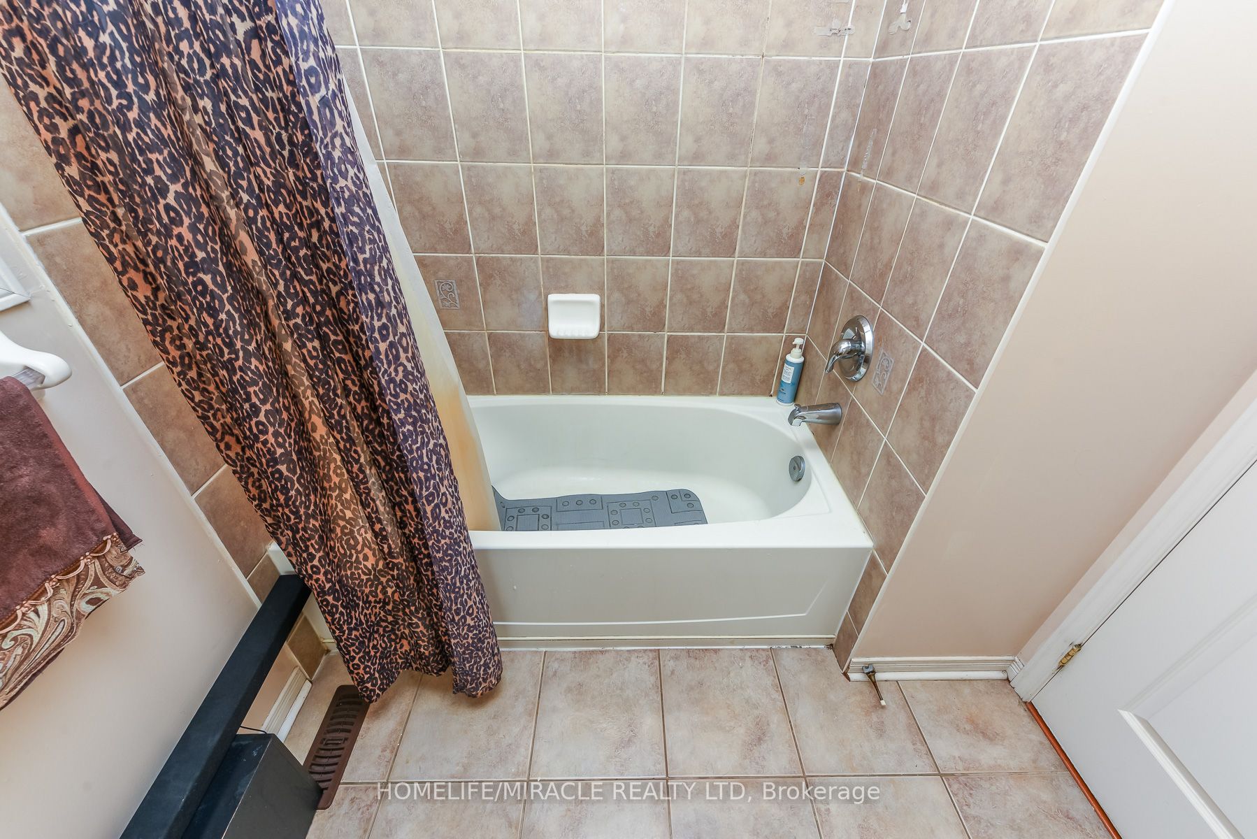 23 Roundstone Drive Property Photo 38