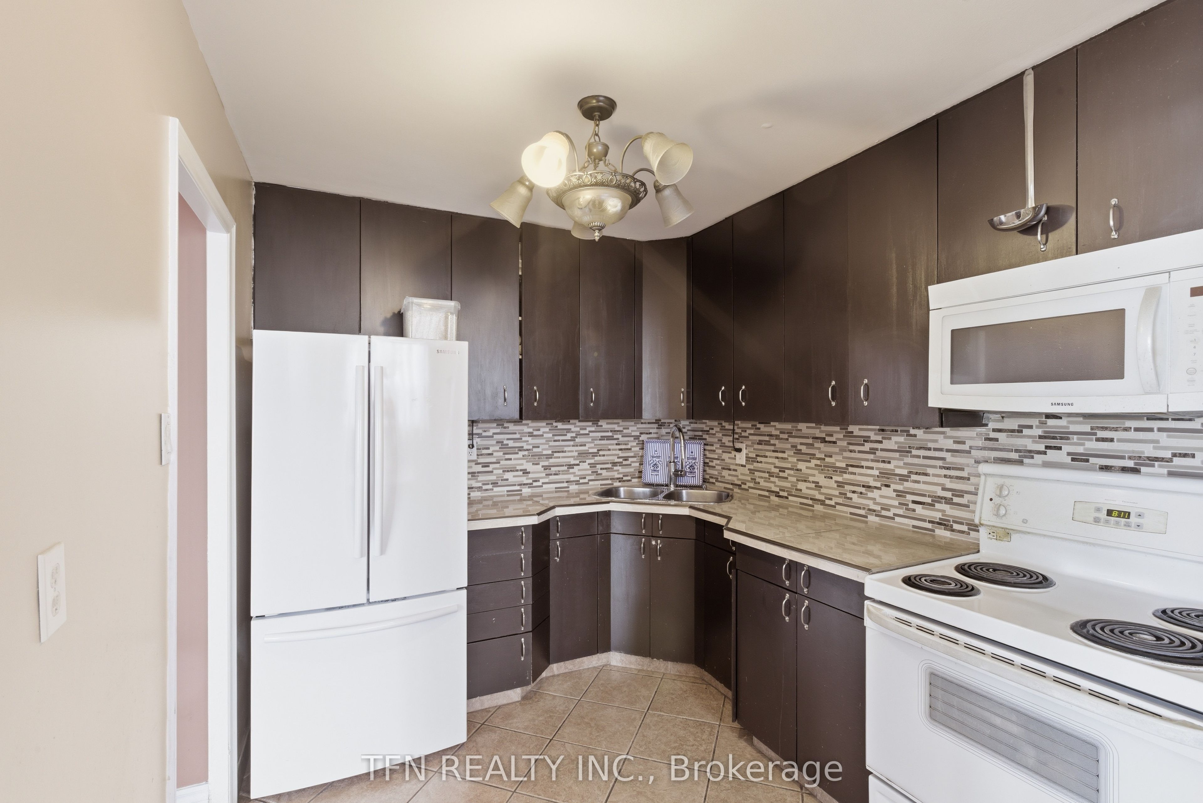 2345 Confederation Parkway 1204 Property Photo 6