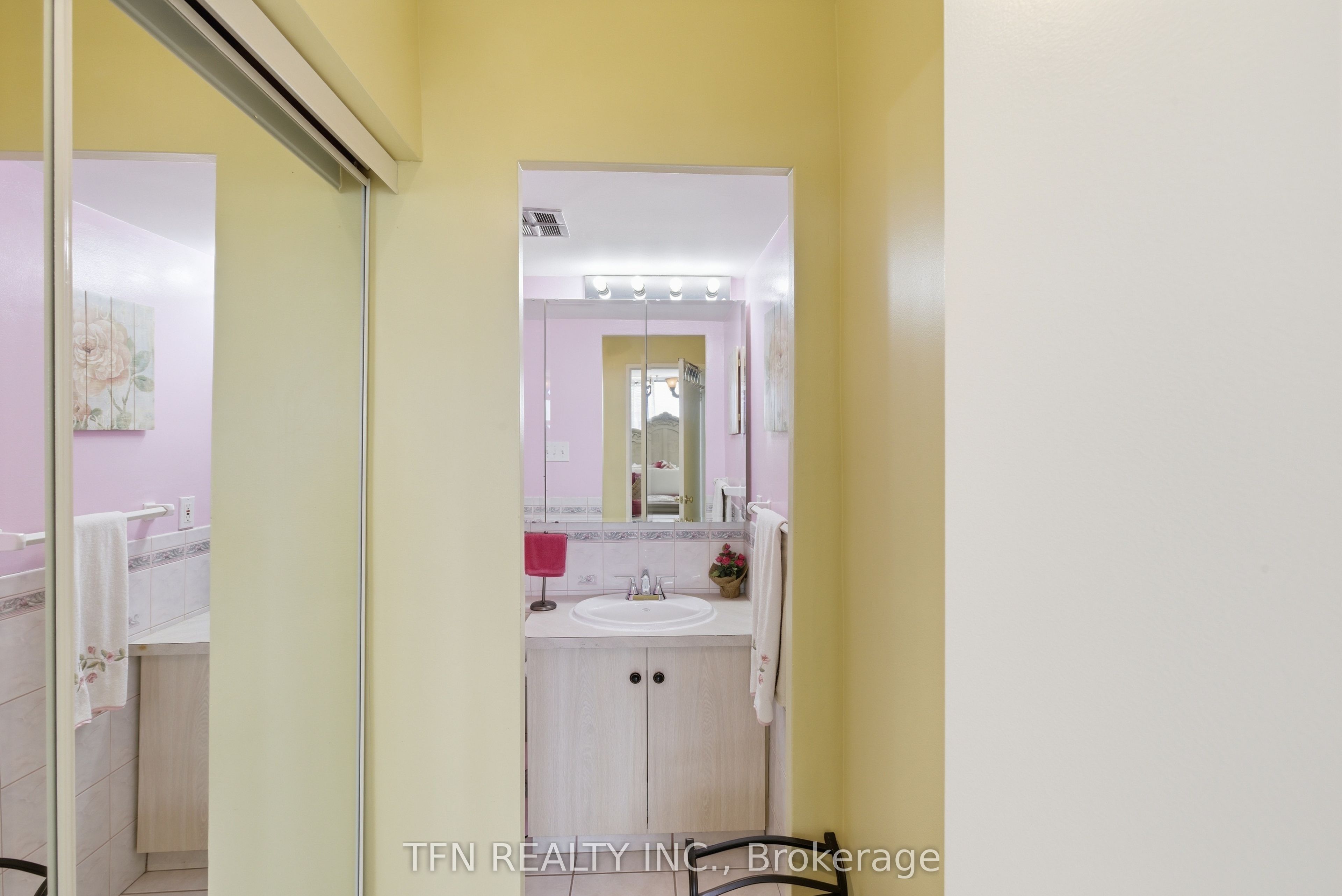 2345 Confederation Parkway 1204 Property Photo 17