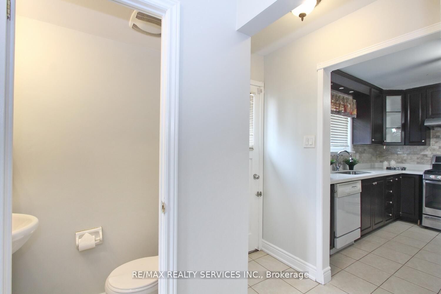 185 Earnscliffe Circle Property Photo 13