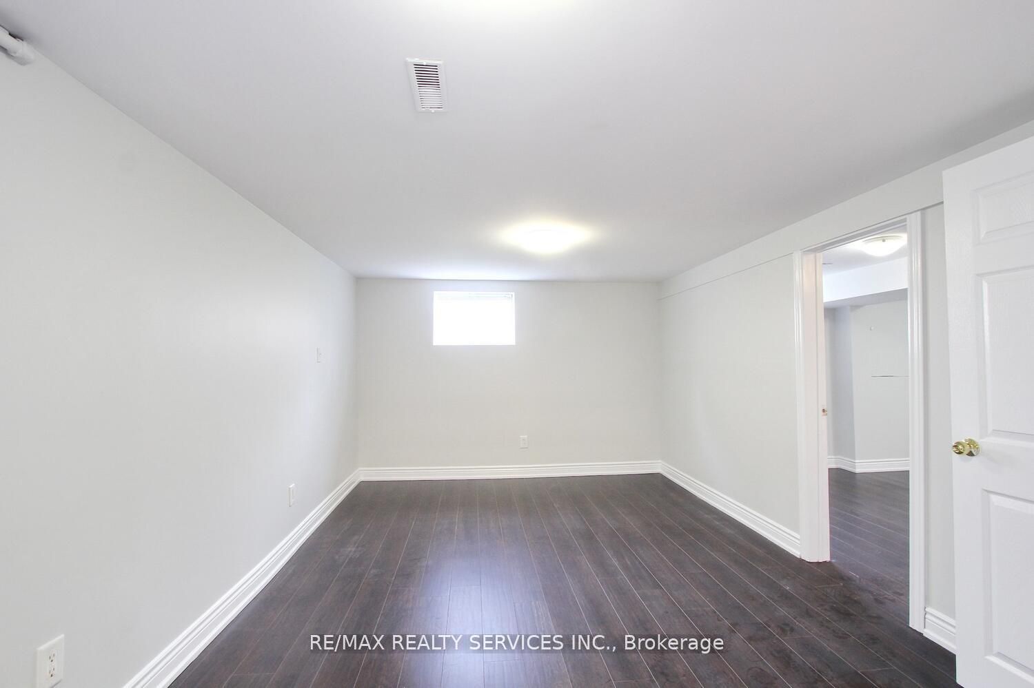 185 Earnscliffe Circle Property Photo 25