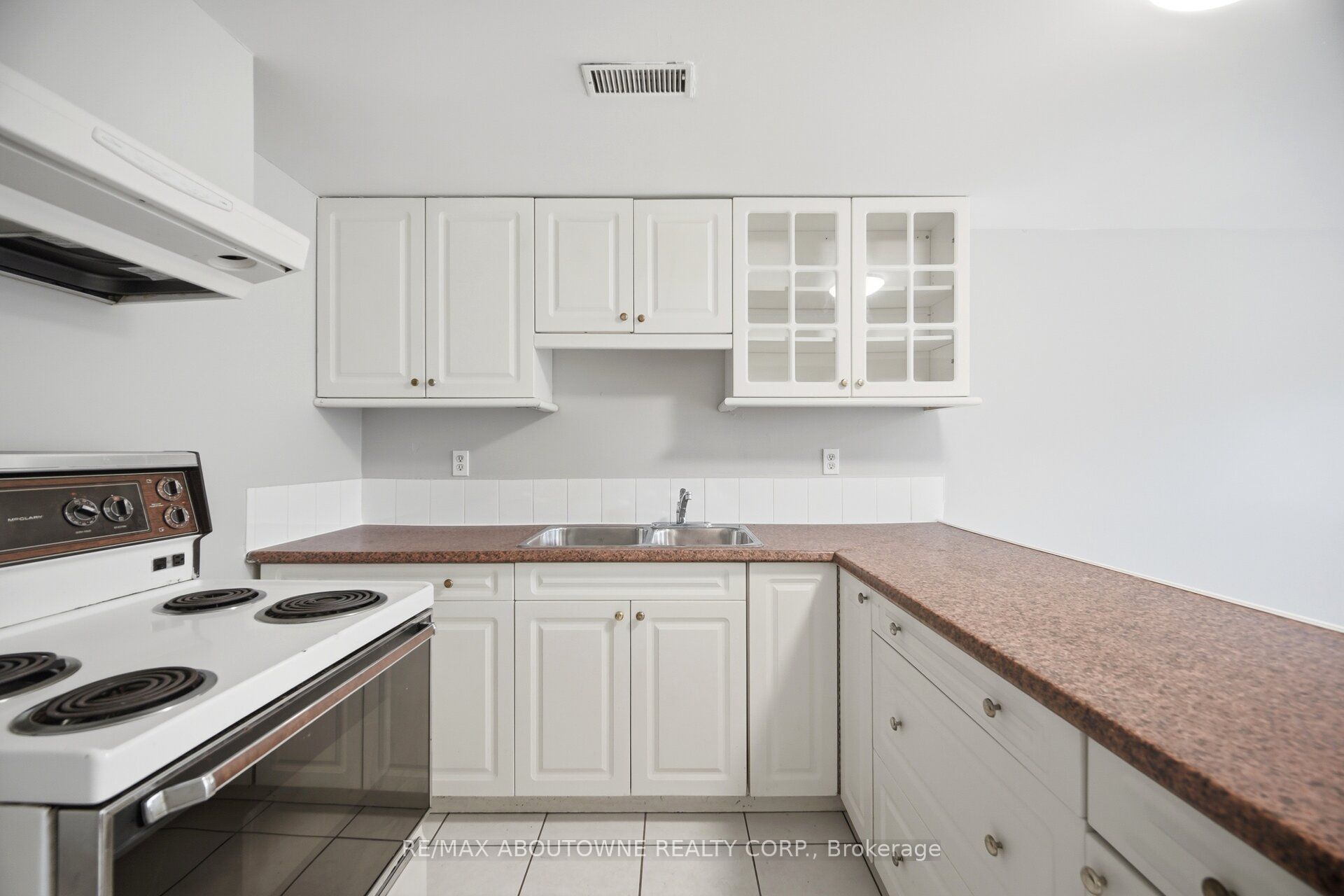 203 Nelson Street 3 Property Photo 14