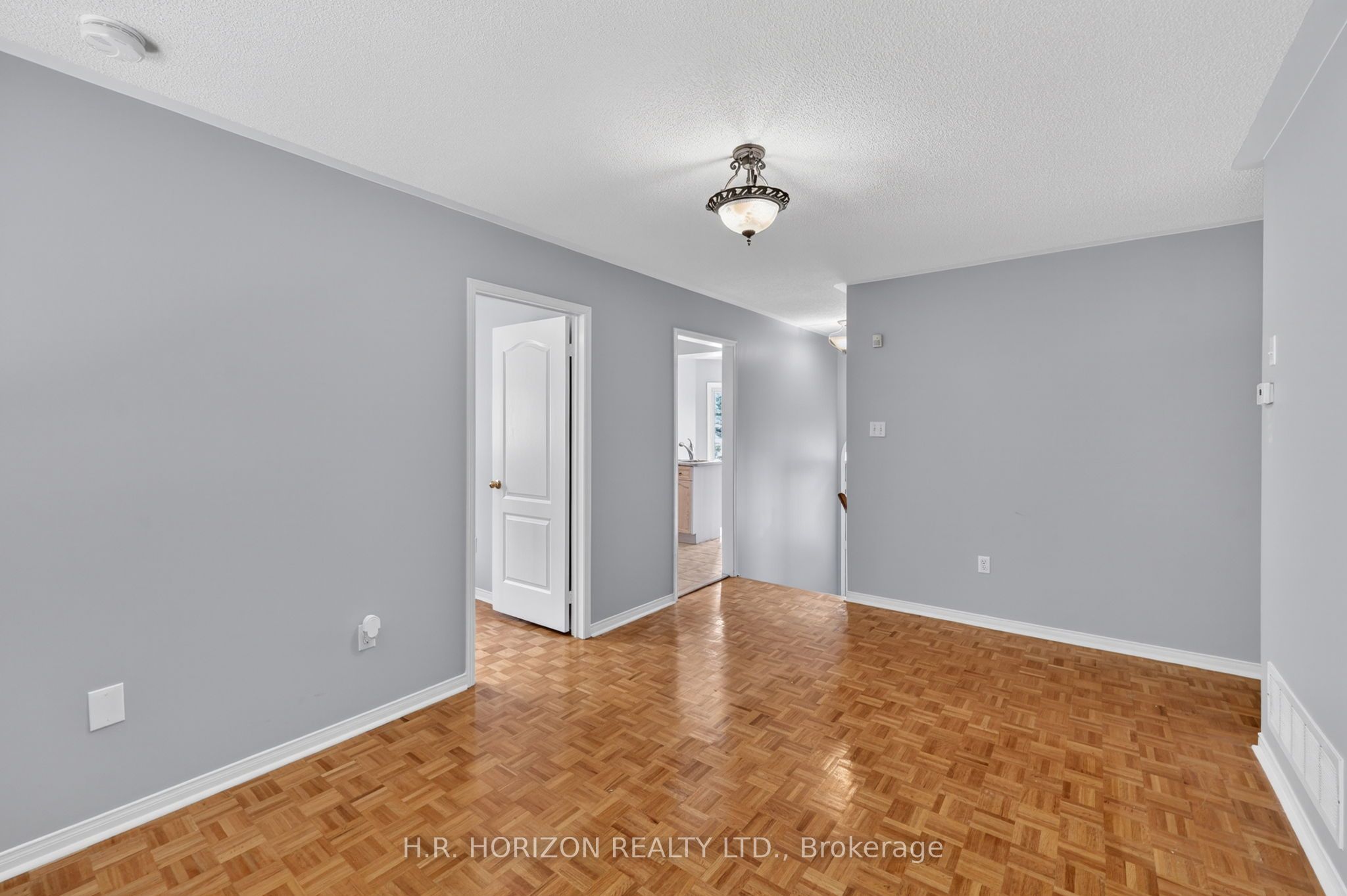 8 Schaefer Place Property Photo 9