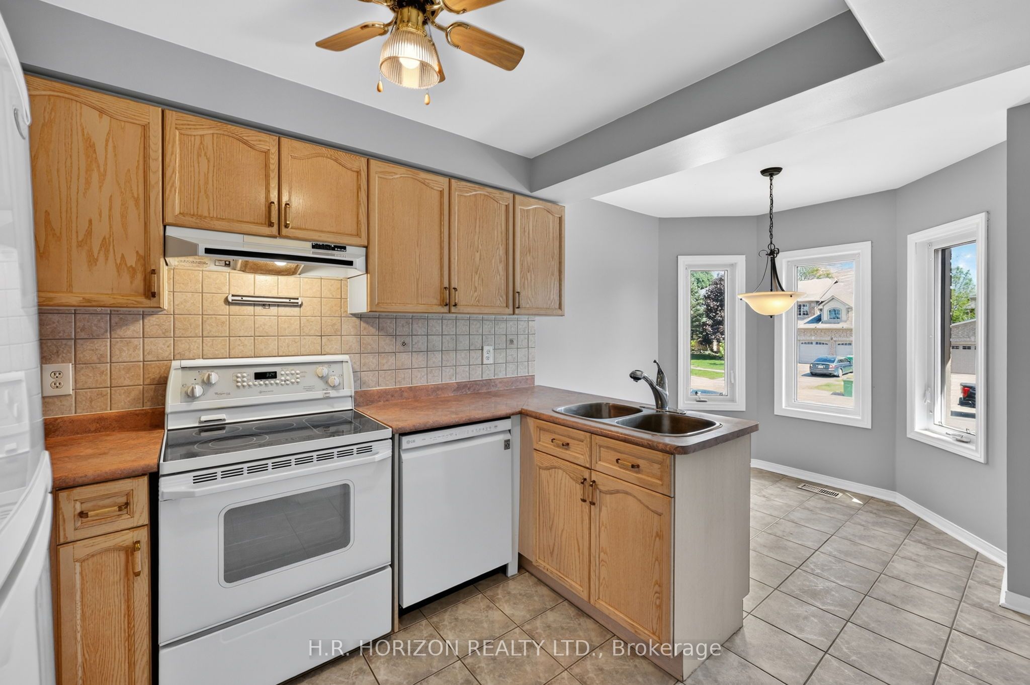 8 Schaefer Place Property Photo 11