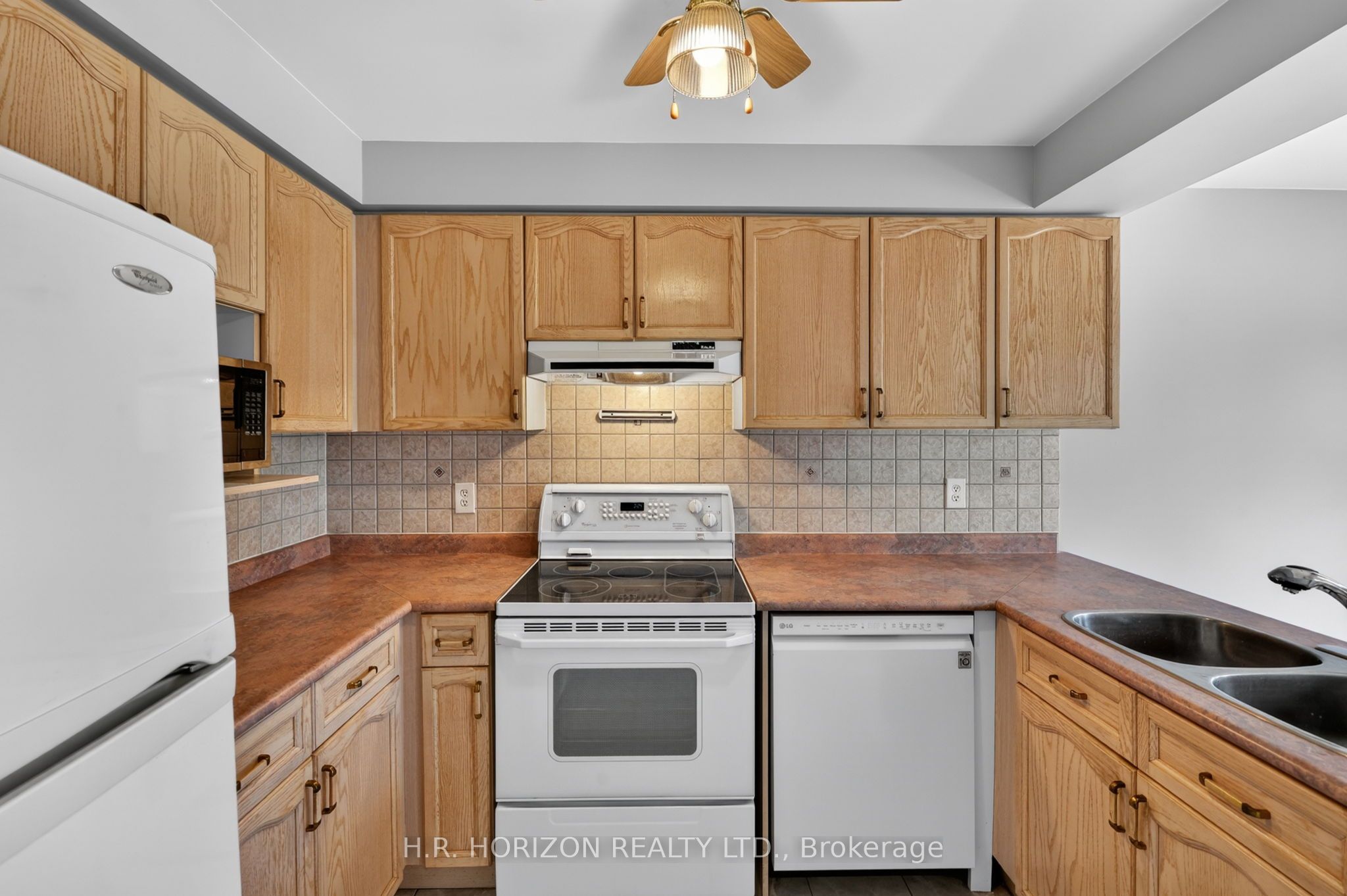 8 Schaefer Place Property Photo 12