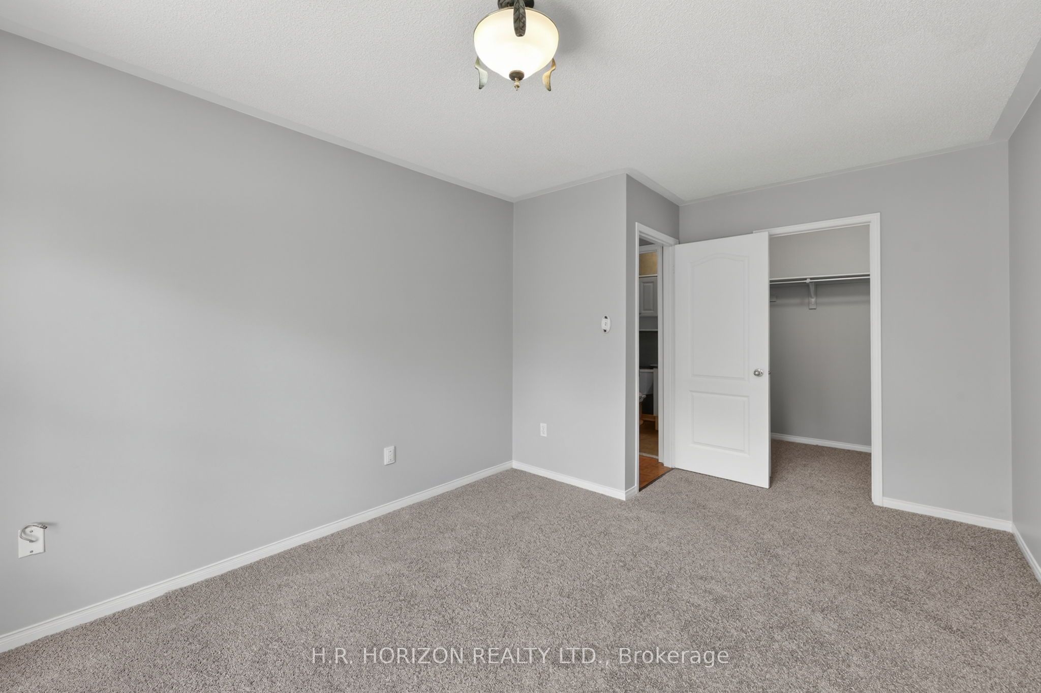 8 Schaefer Place Property Photo 20