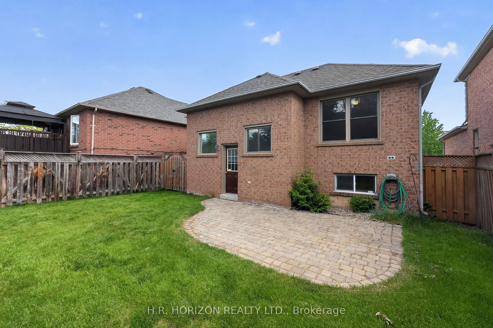 8 Schaefer Place Property Photo 35