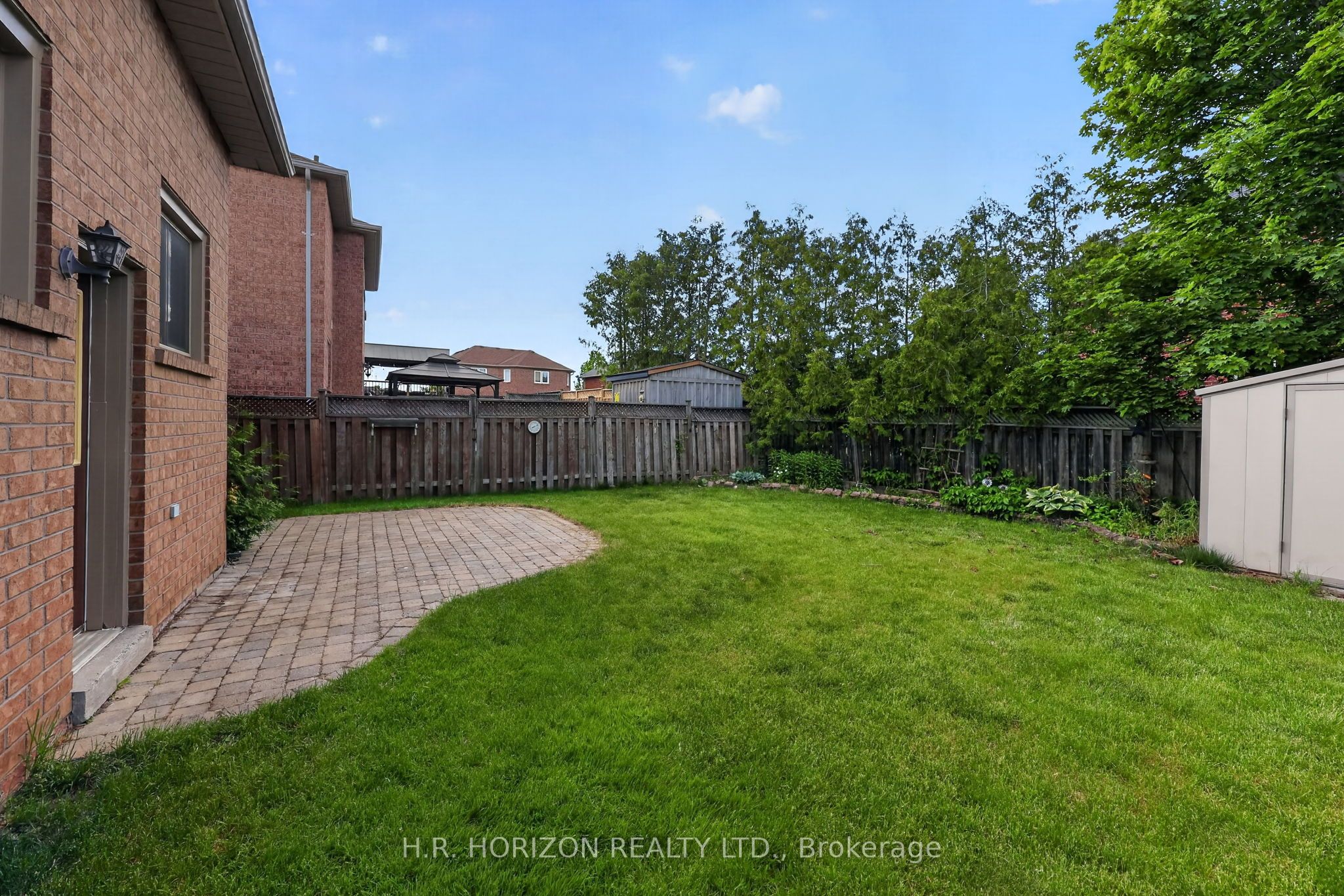 8 Schaefer Place Property Photo 36