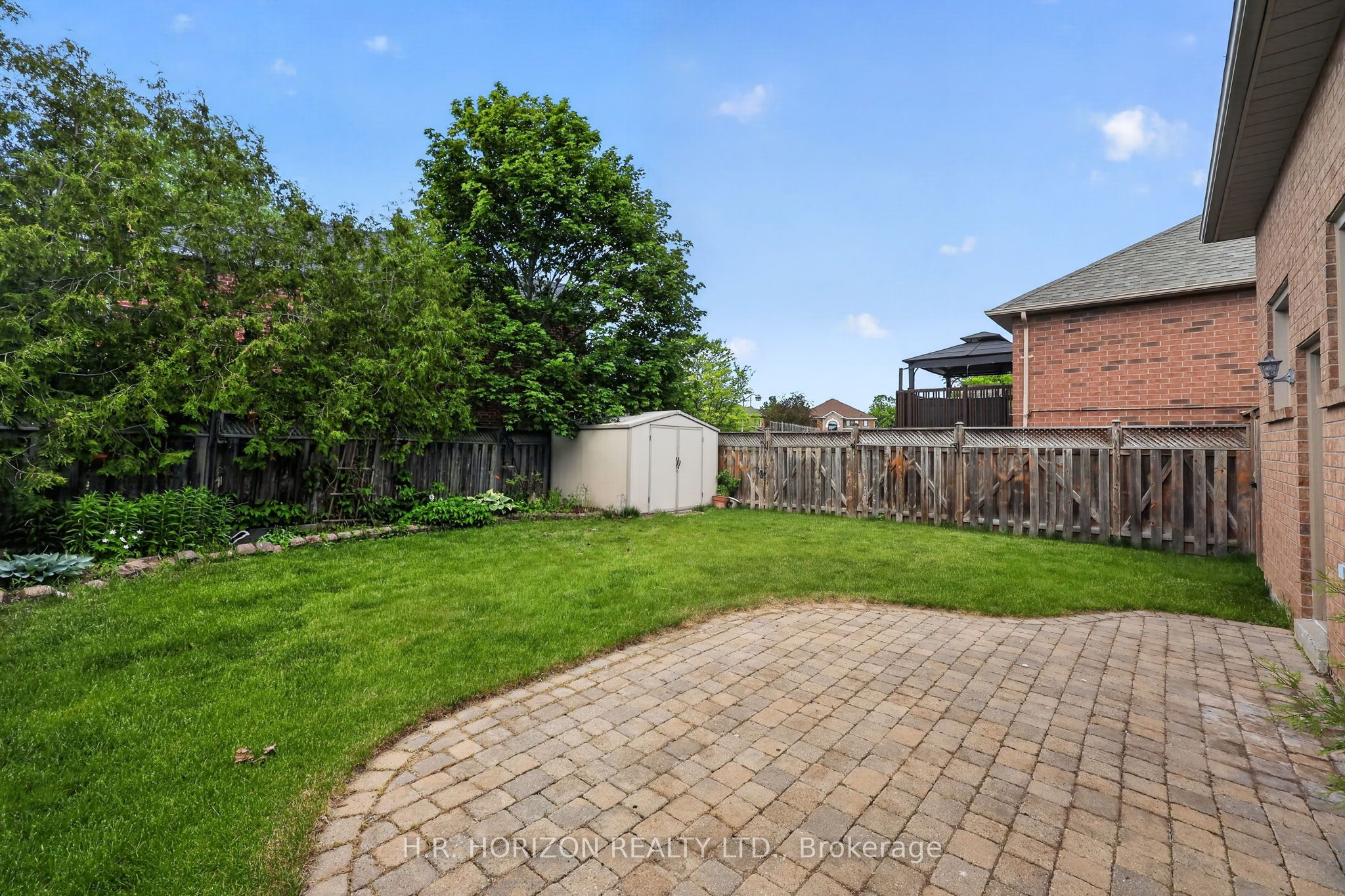 8 Schaefer Place Property Photo 37