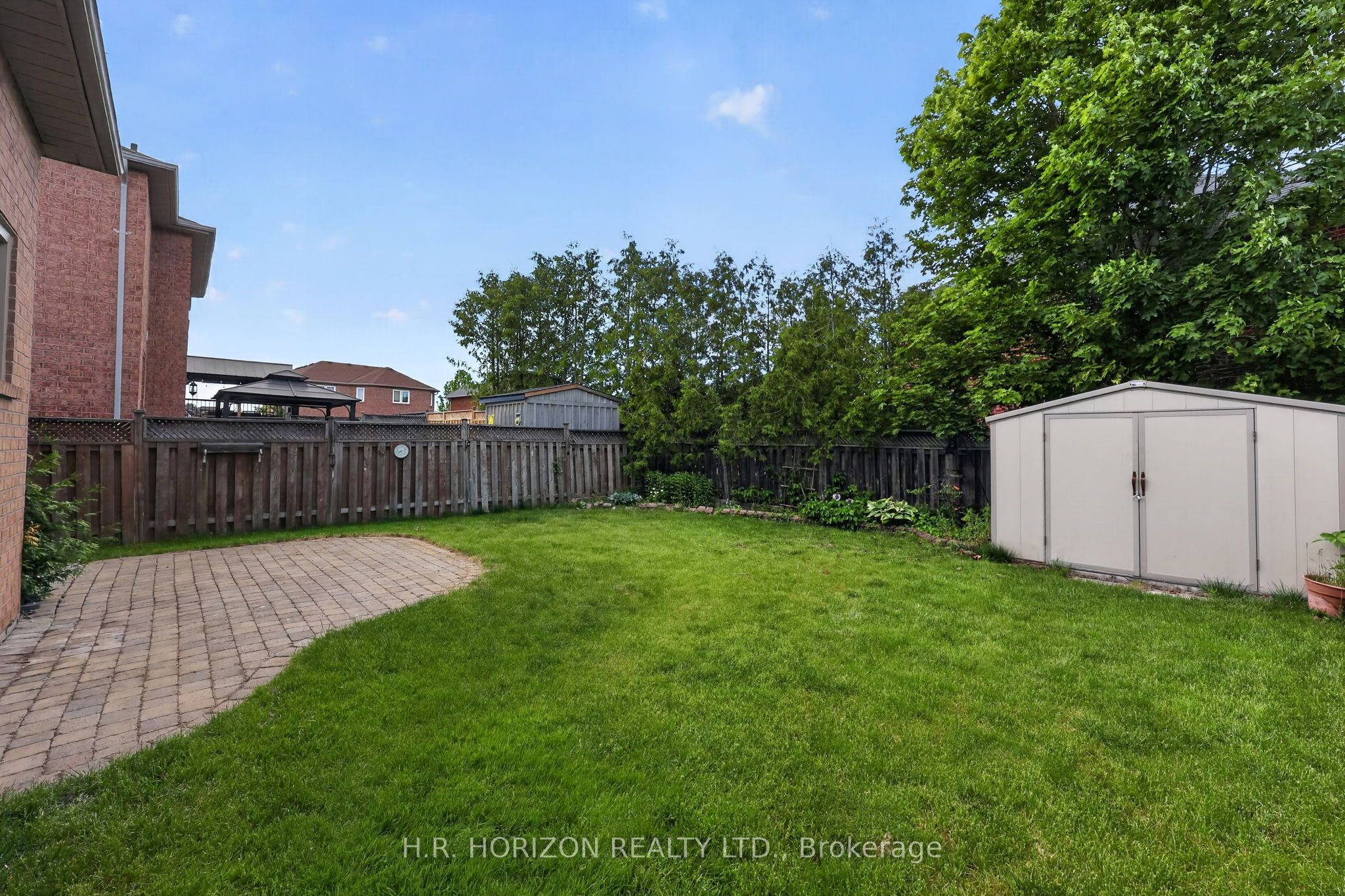8 Schaefer Place Property Photo 38