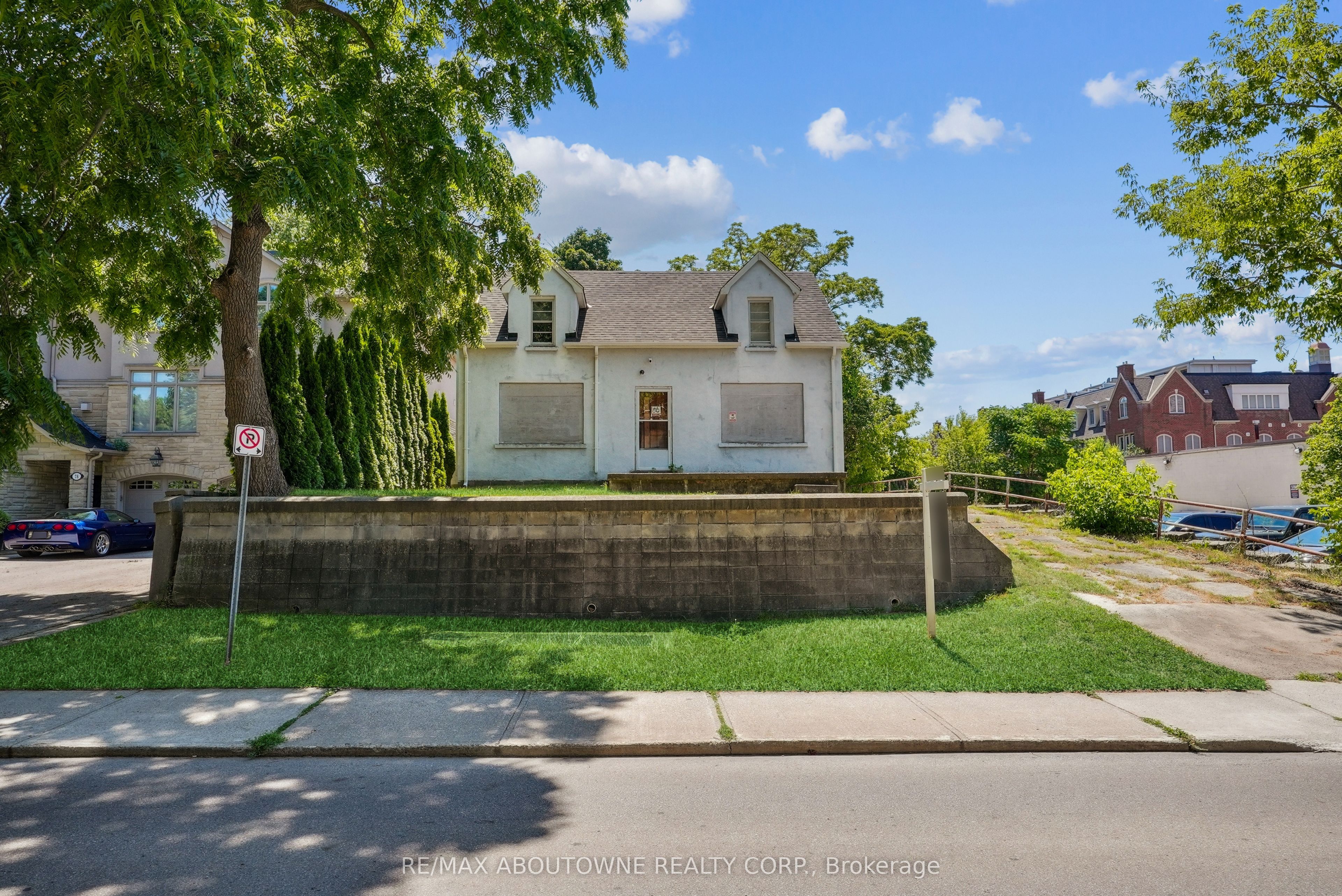 86 Kerr Street Property Photo 11