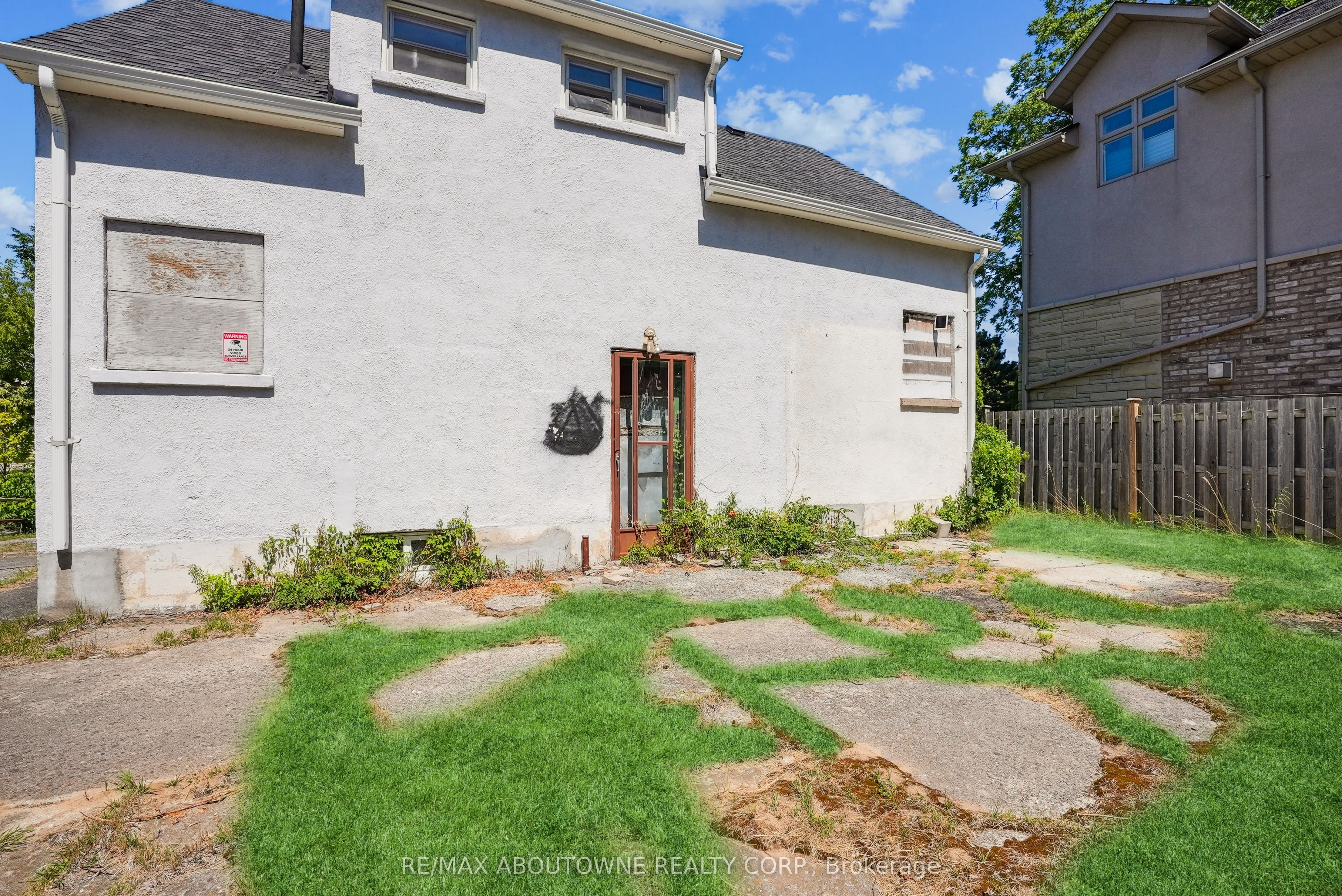 86 Kerr Street Property Photo 14