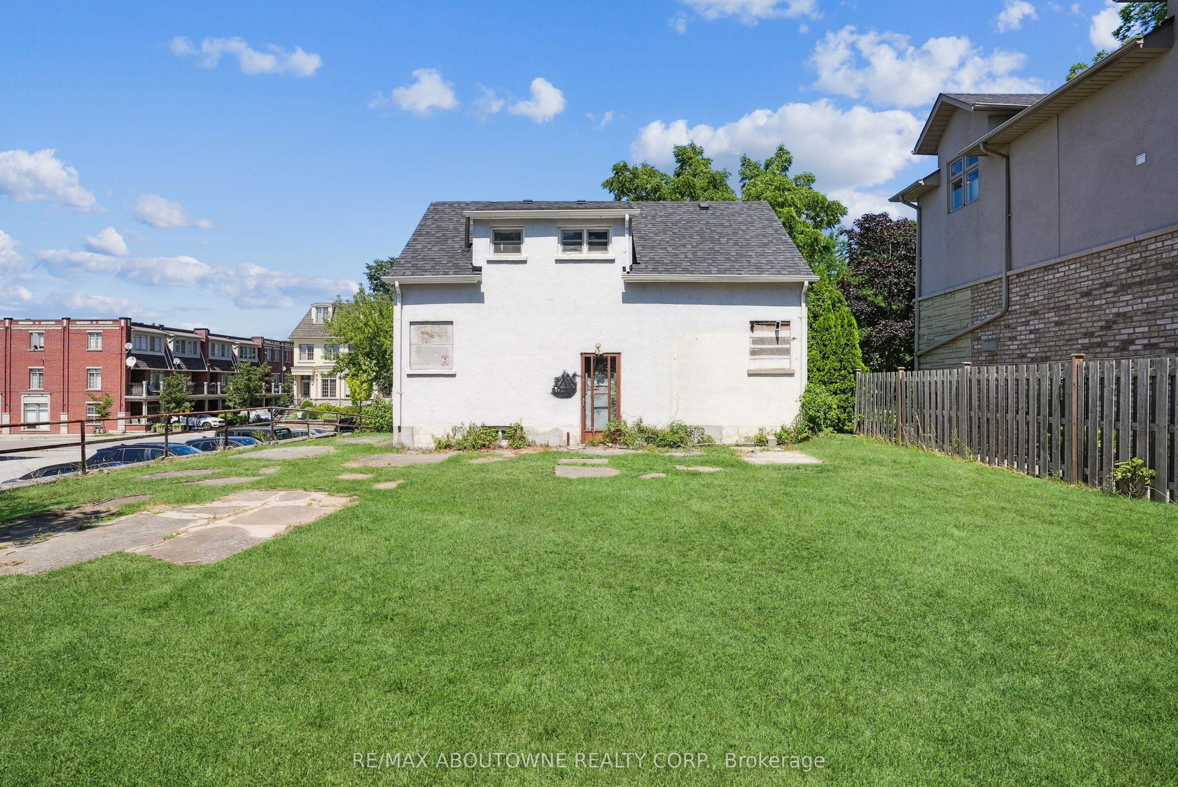 86 Kerr Street Property Photo 18