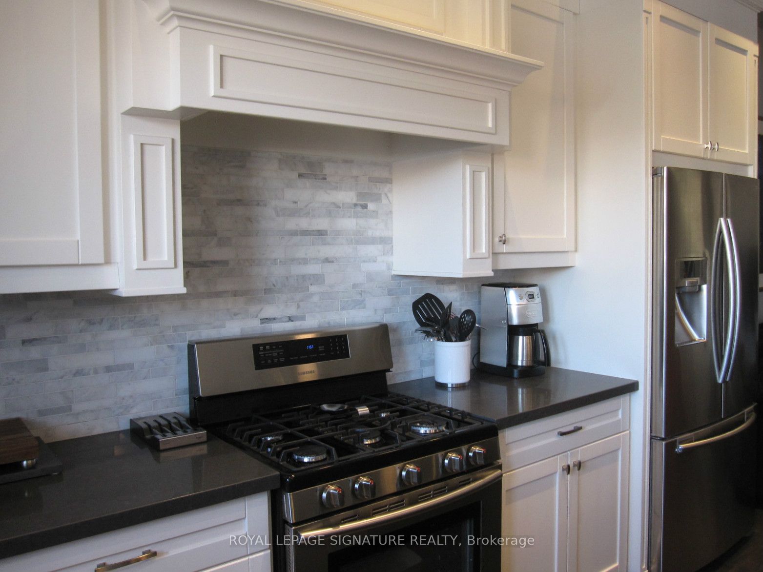 18b Algoma Street Property Photo 14