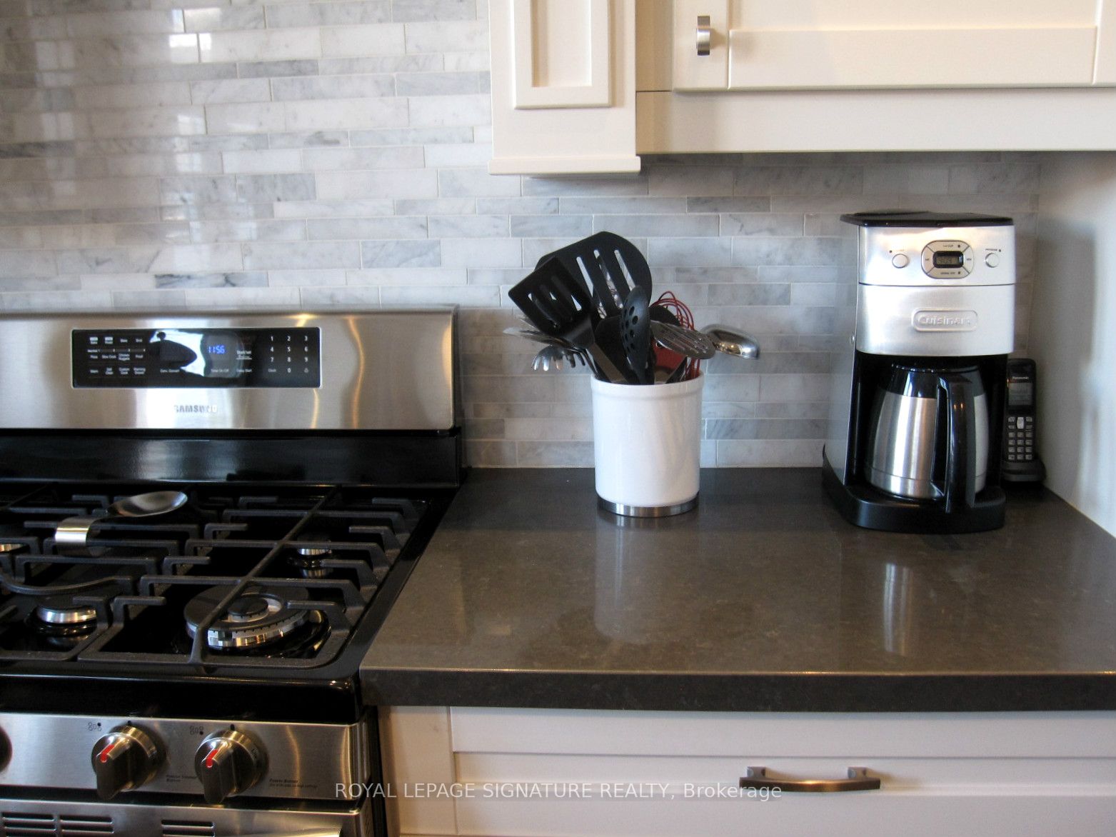 18b Algoma Street Property Photo 15
