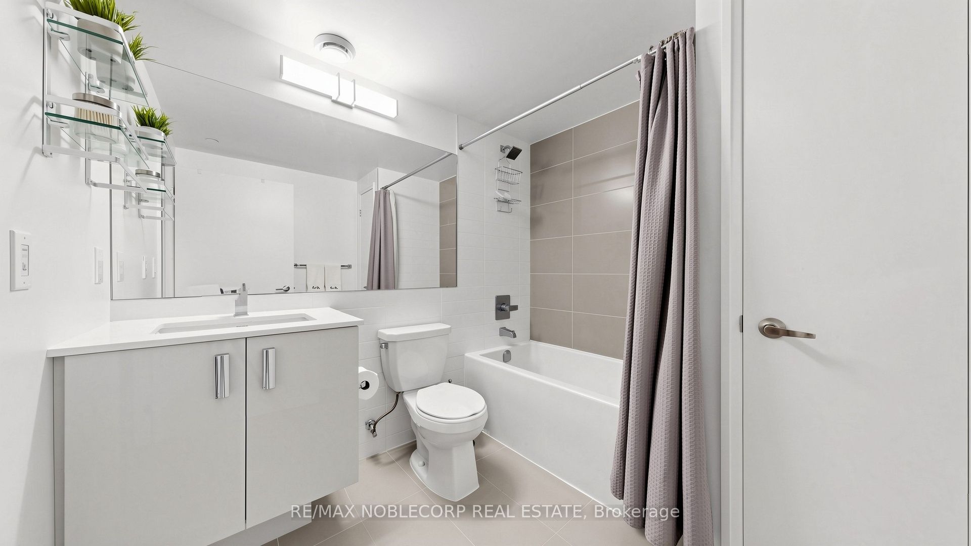 10 Gibbs Road 616 Property Photo 15