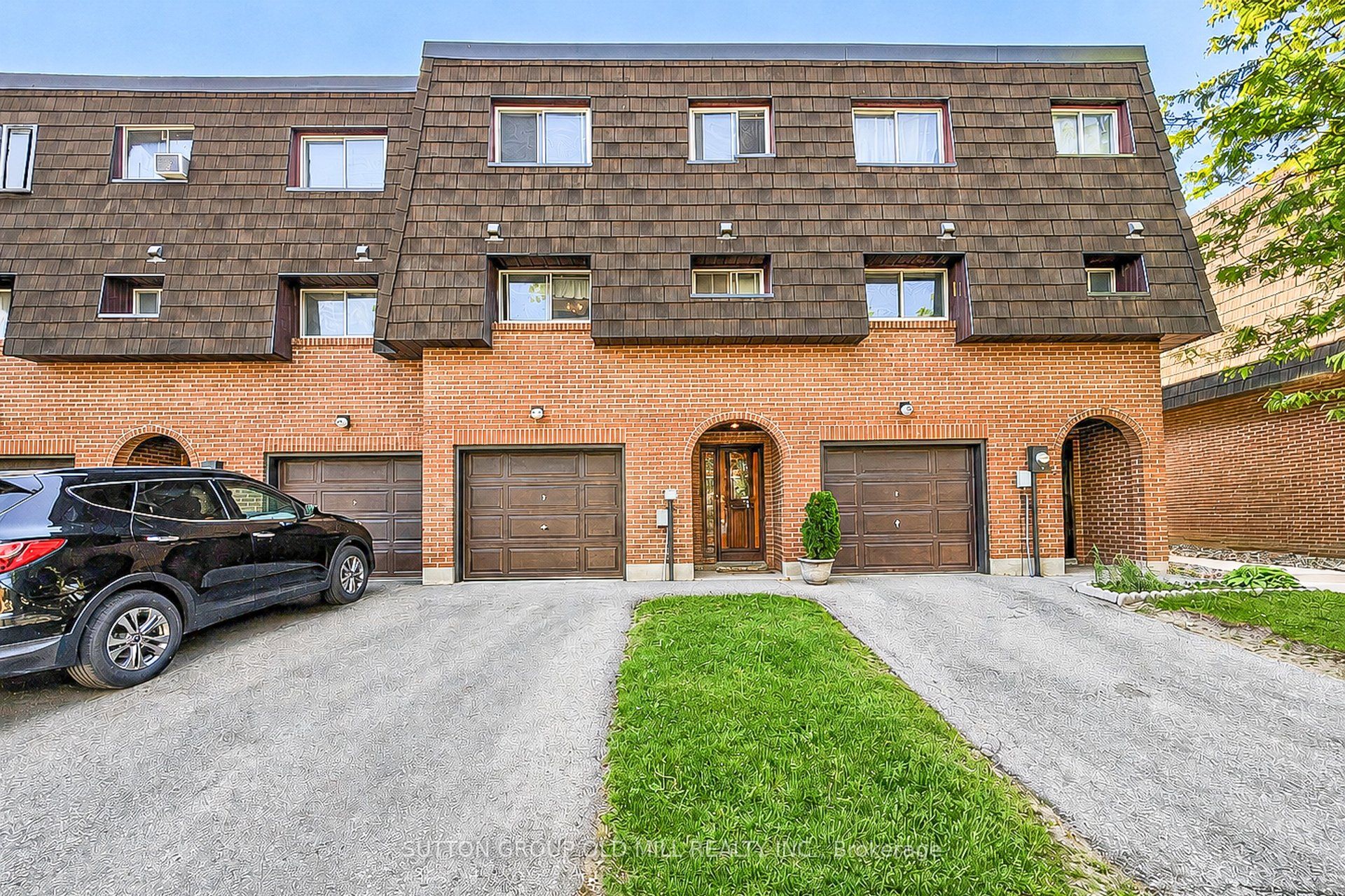 96 Darras Court Property Photo 1