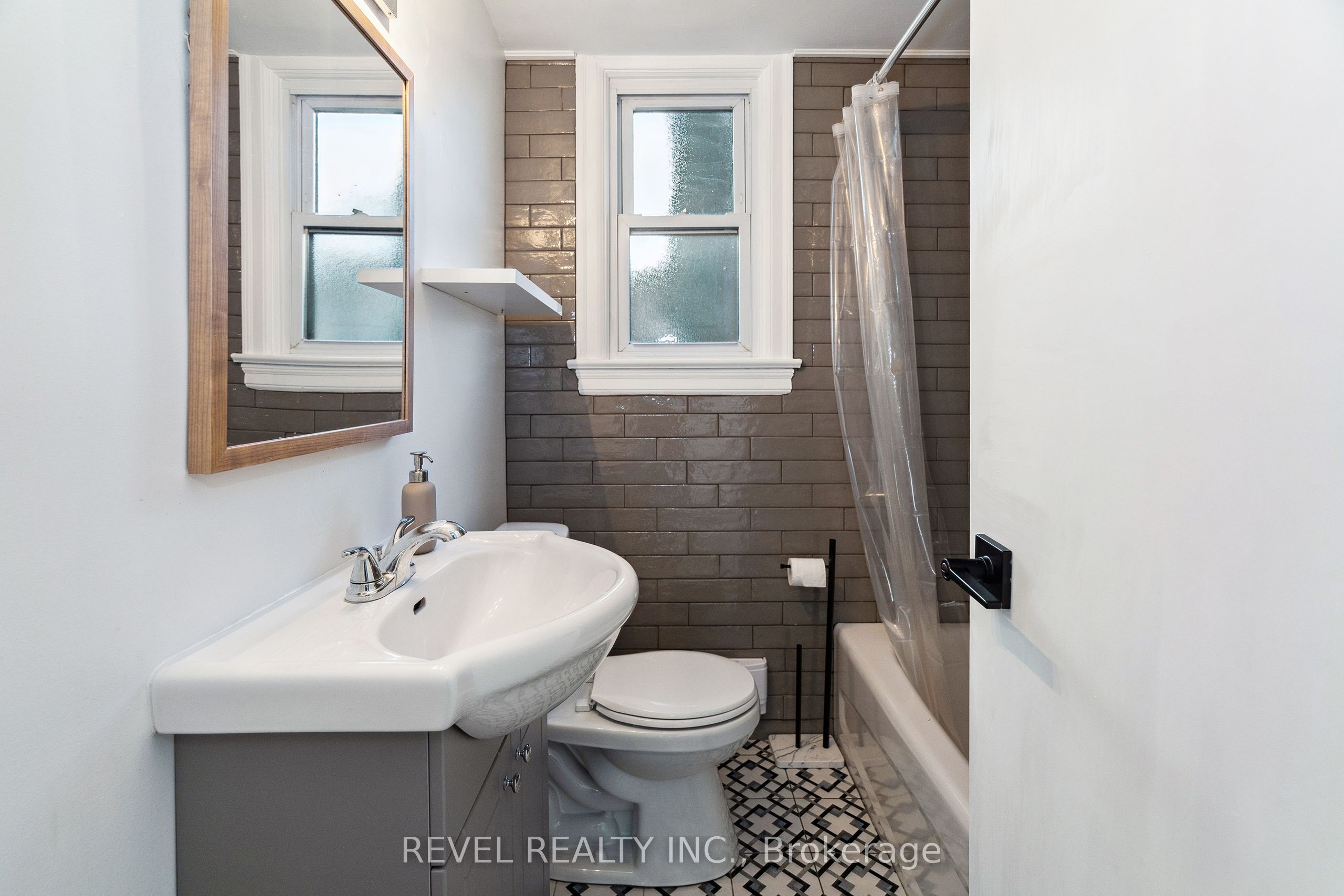 1182 Linbrook Road Property Photo 6