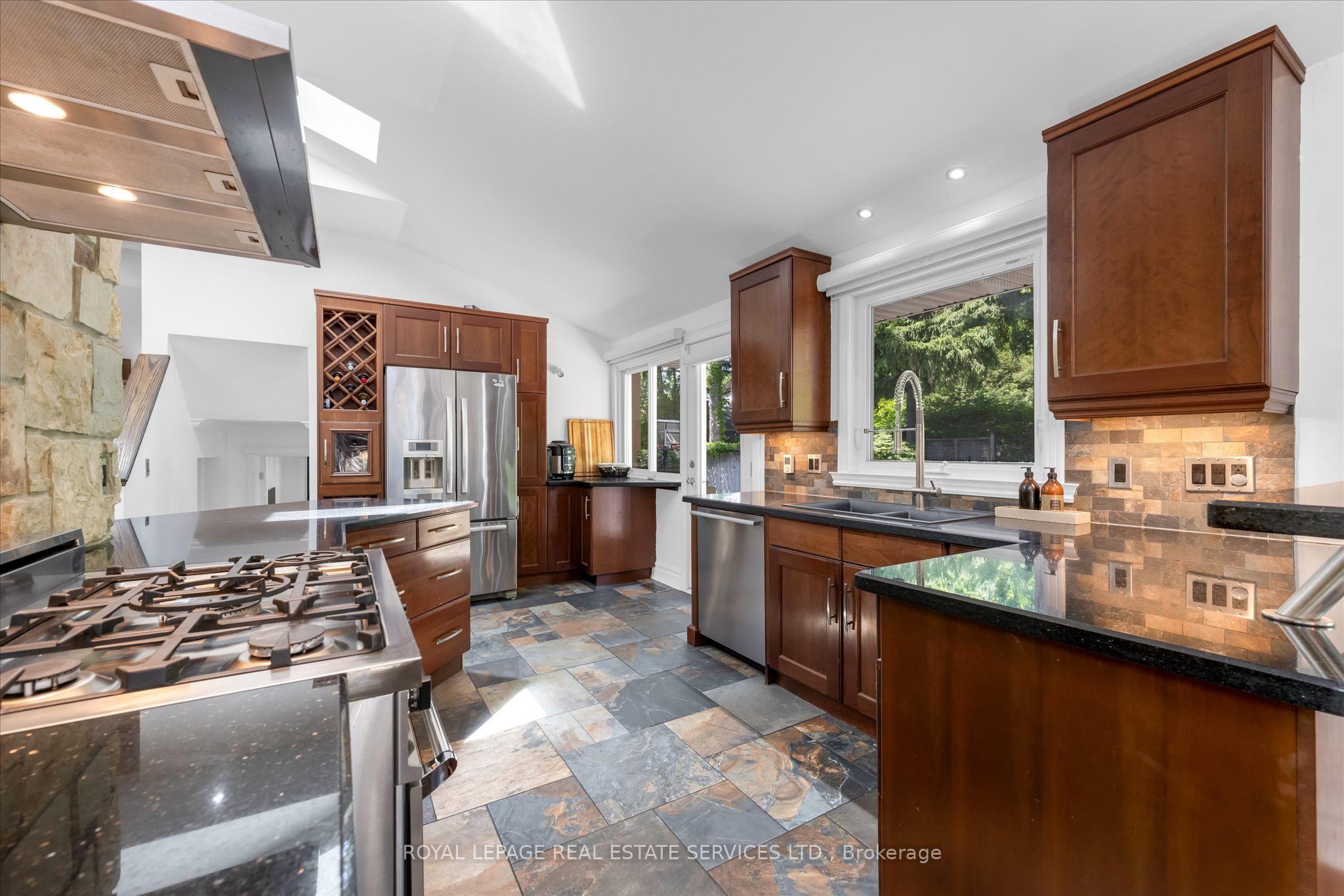 4163 Lakeshore Road Property Photo 13