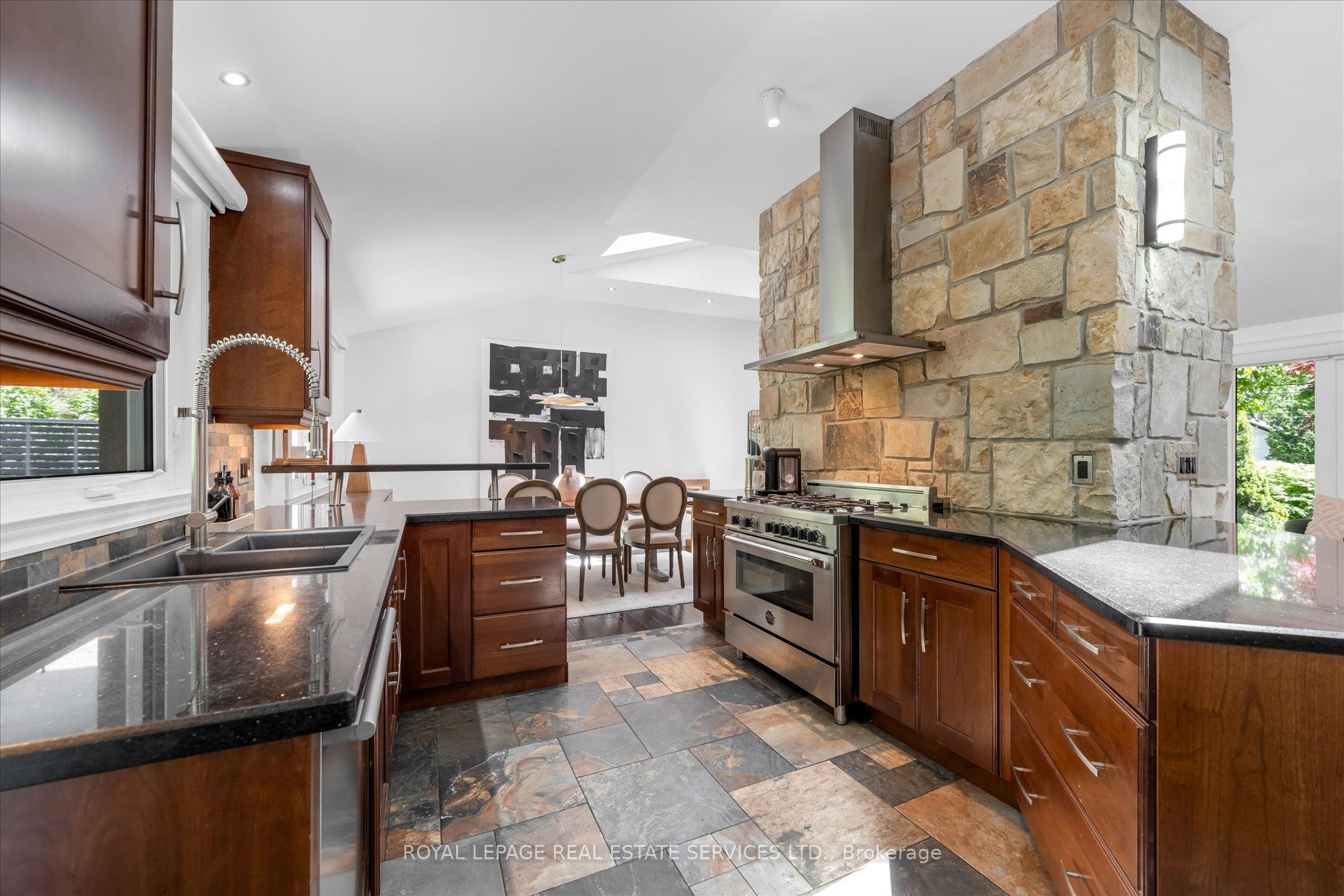 4163 Lakeshore Road Property Photo 15