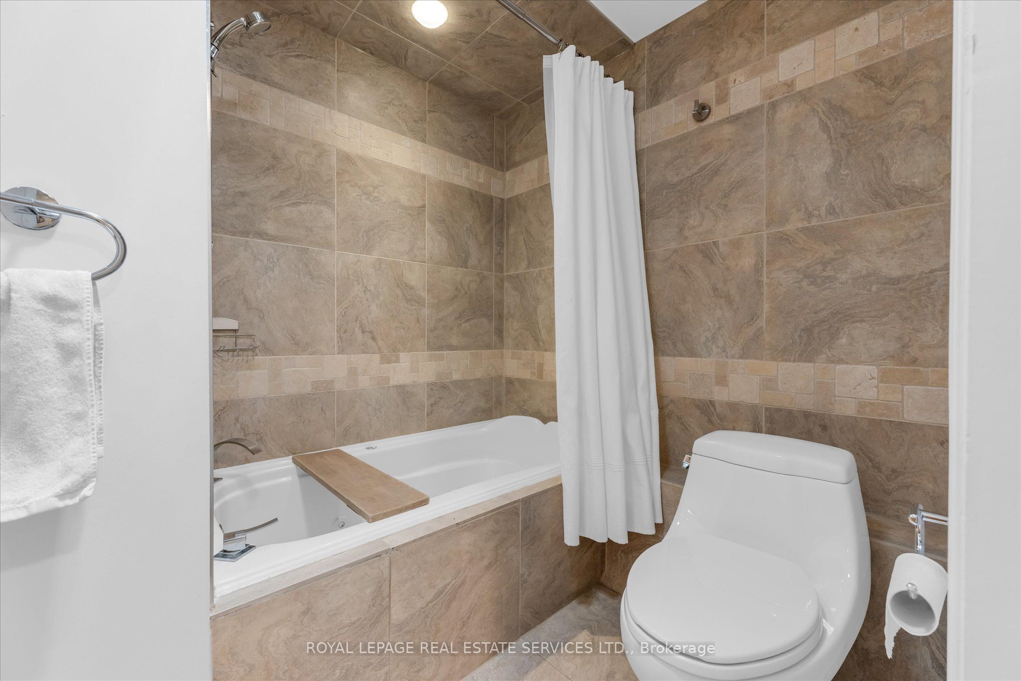 4163 Lakeshore Road Property Photo 31