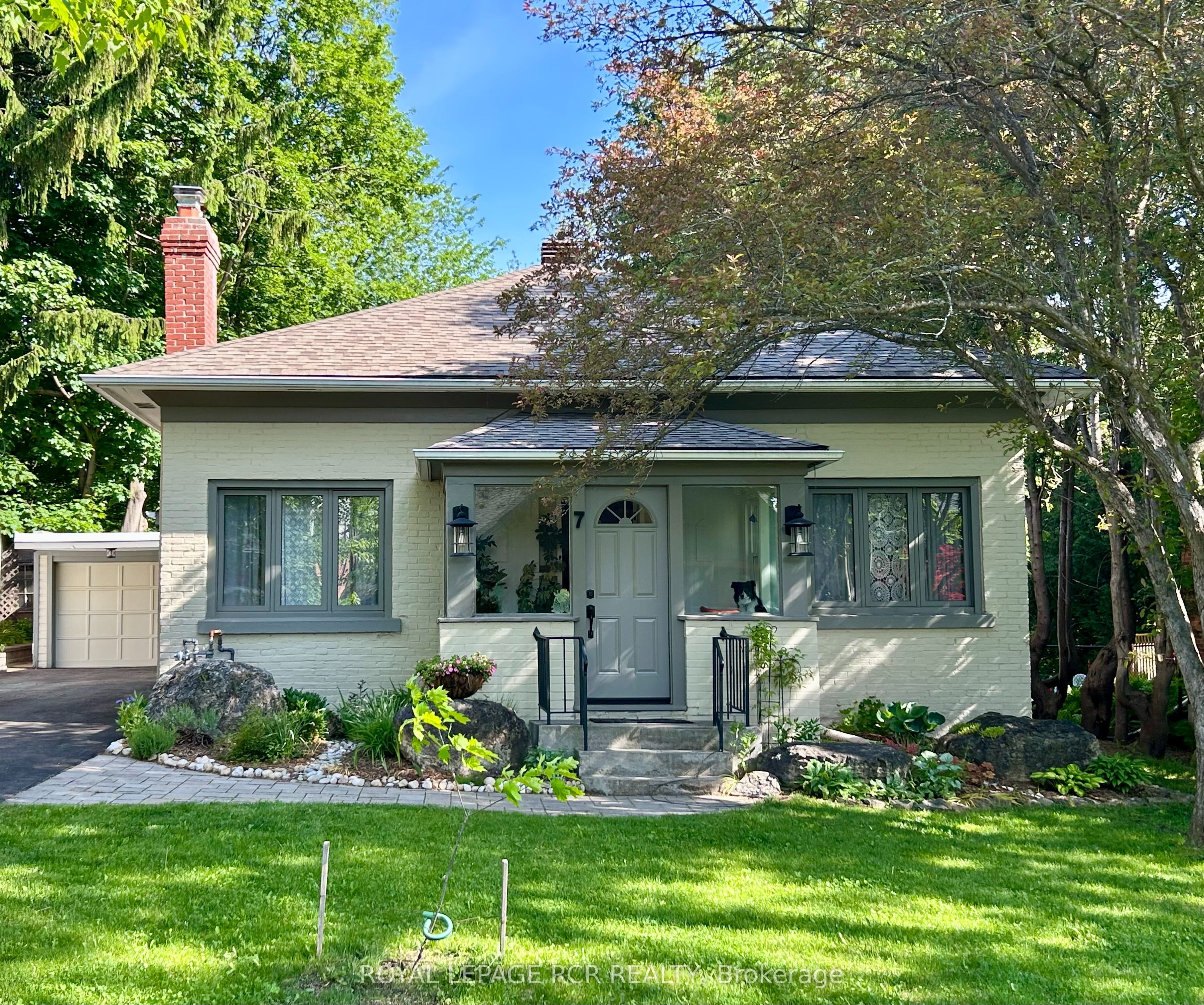 7 Third Avenue Property Photo 1