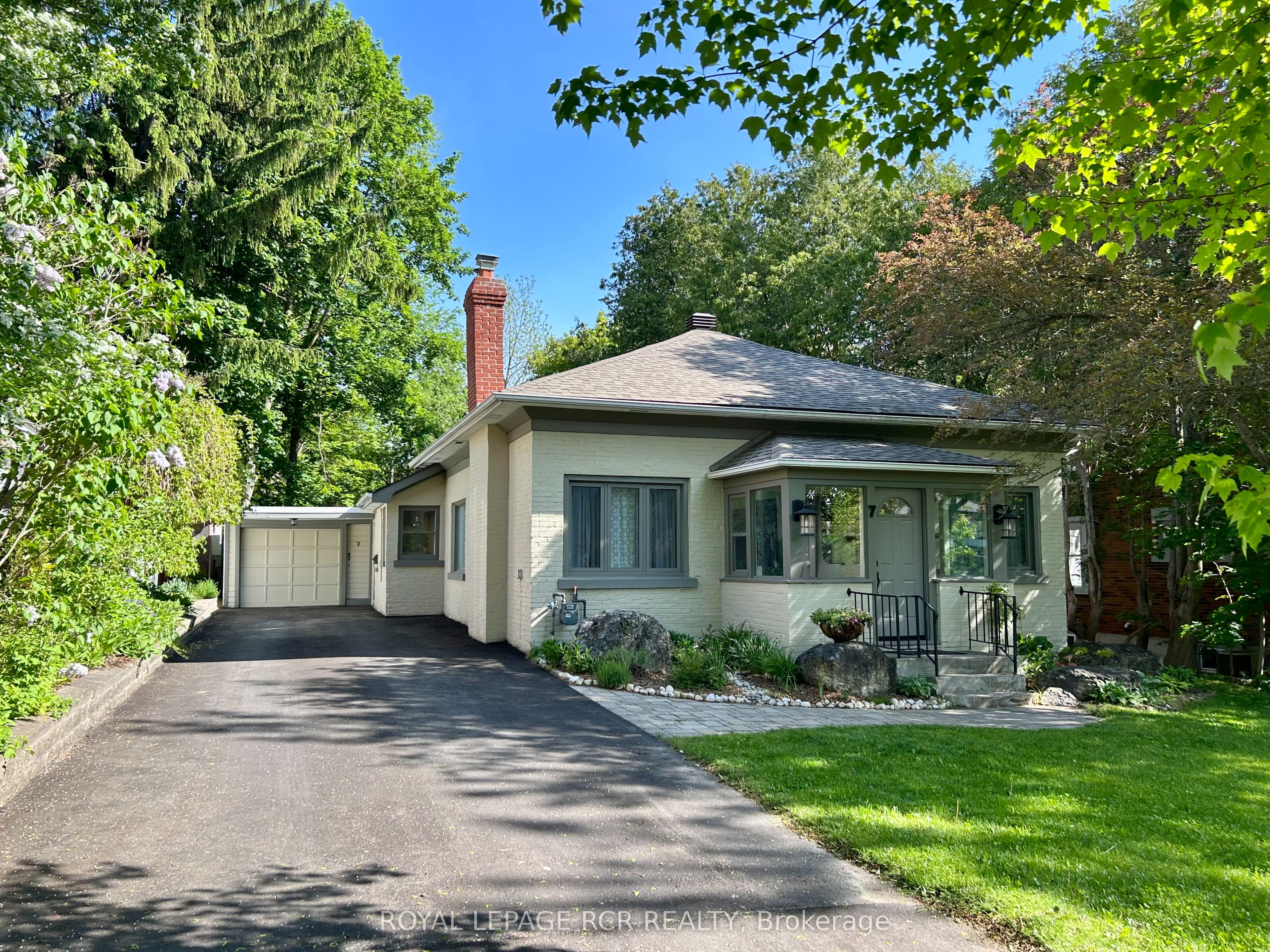 7 Third Avenue Property Photo 2