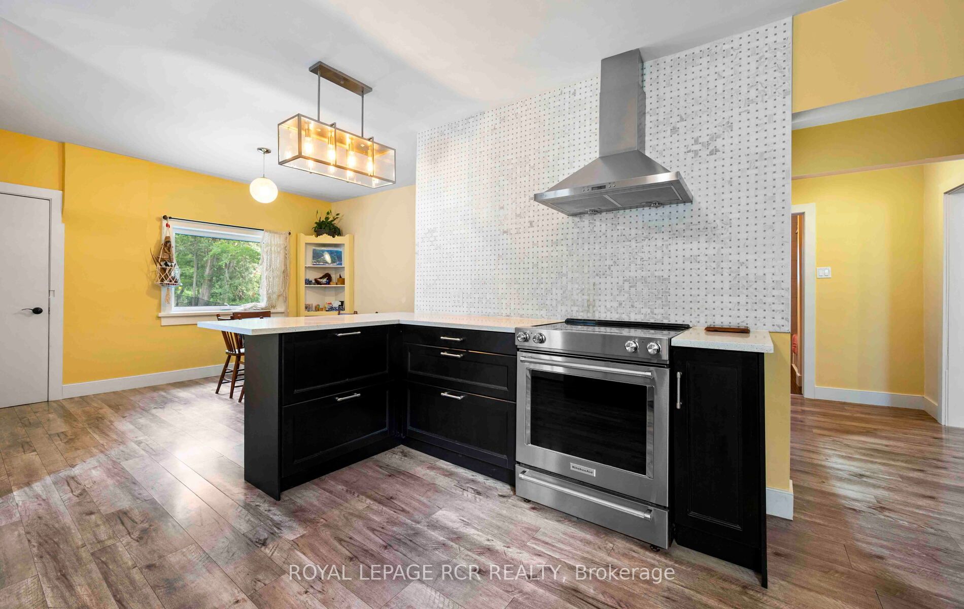 7 Third Avenue Property Photo 18