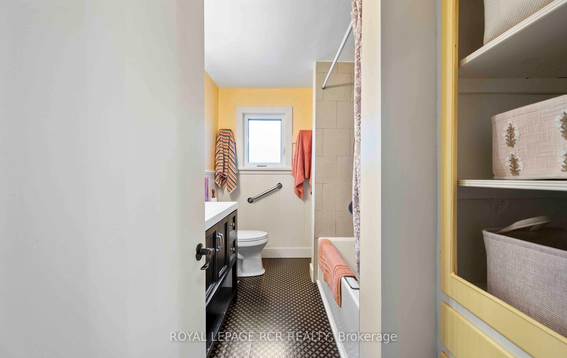 7 Third Avenue Property Photo 28