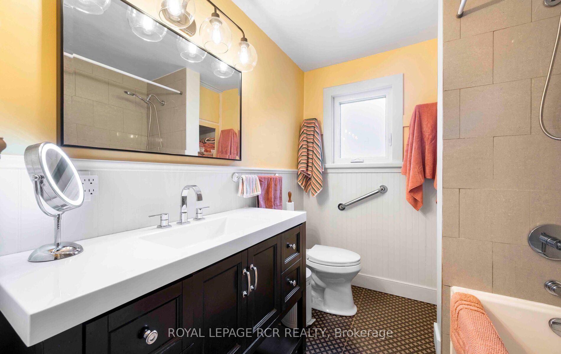 7 Third Avenue Property Photo 29
