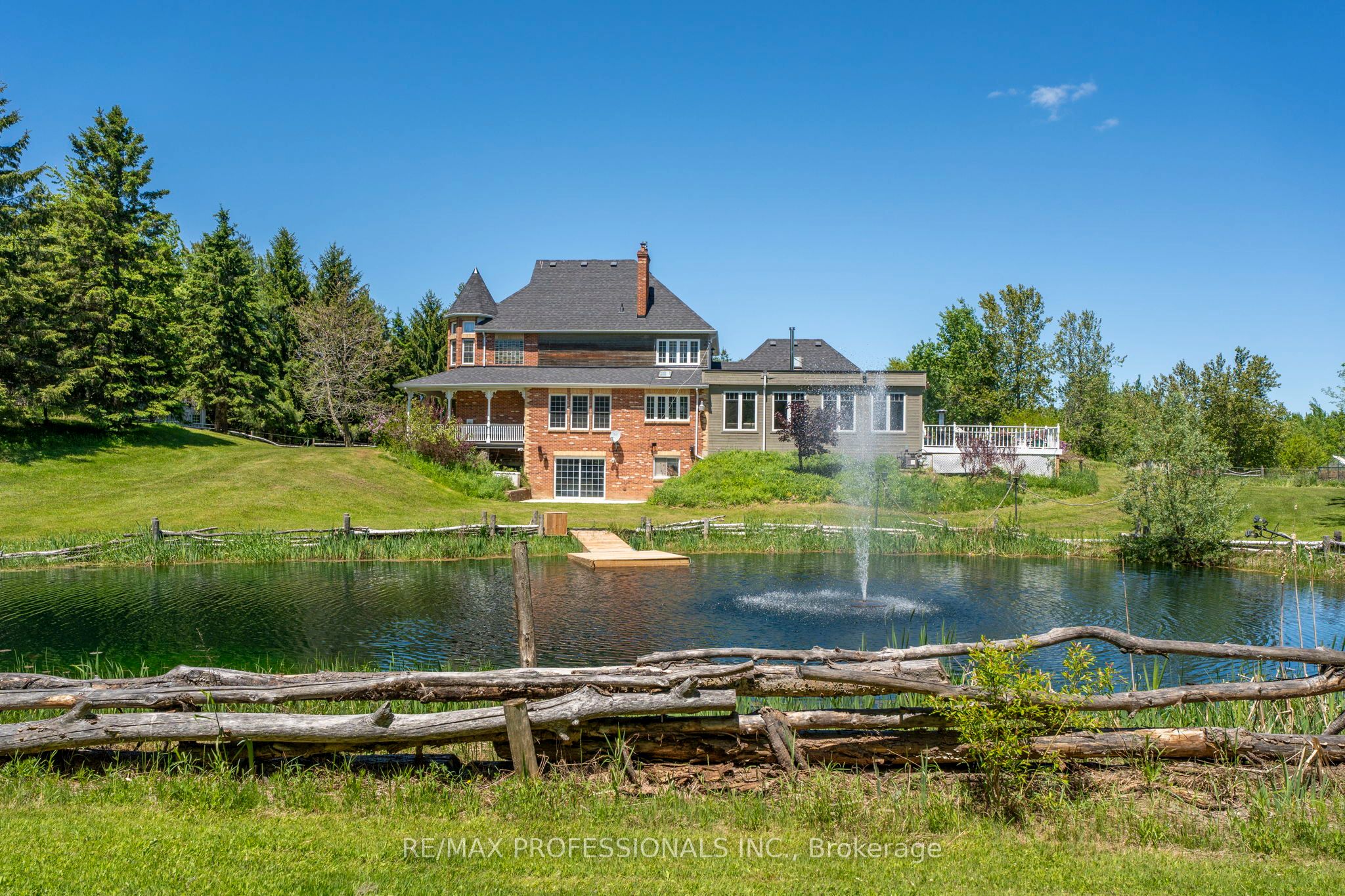 18655 Heart Lake Road Property Photo 4