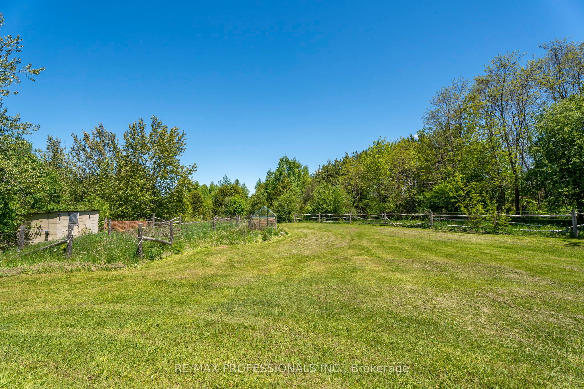 18655 Heart Lake Road Property Photo 12