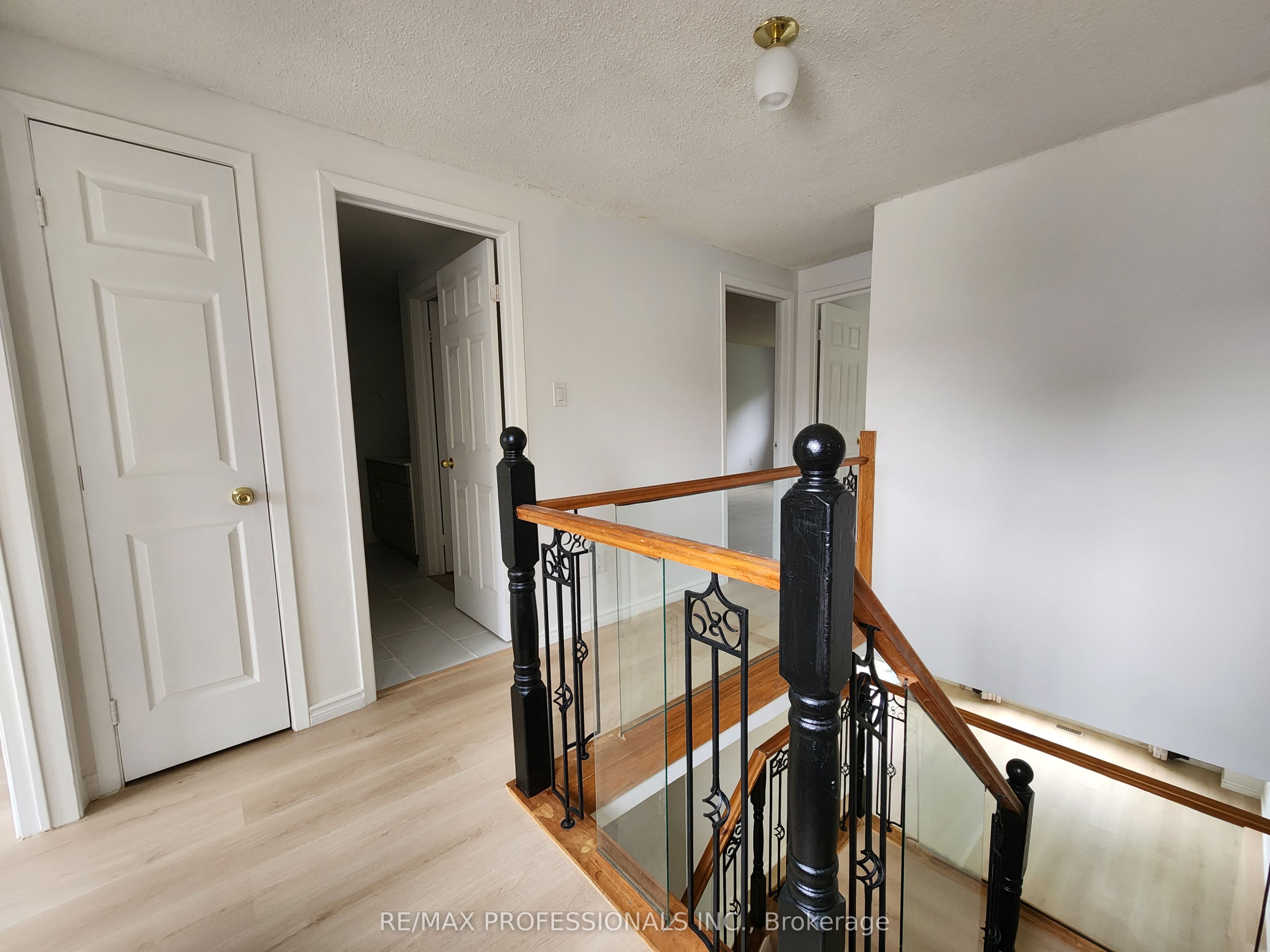 3079 Fifth Line W 31 Property Photo 11