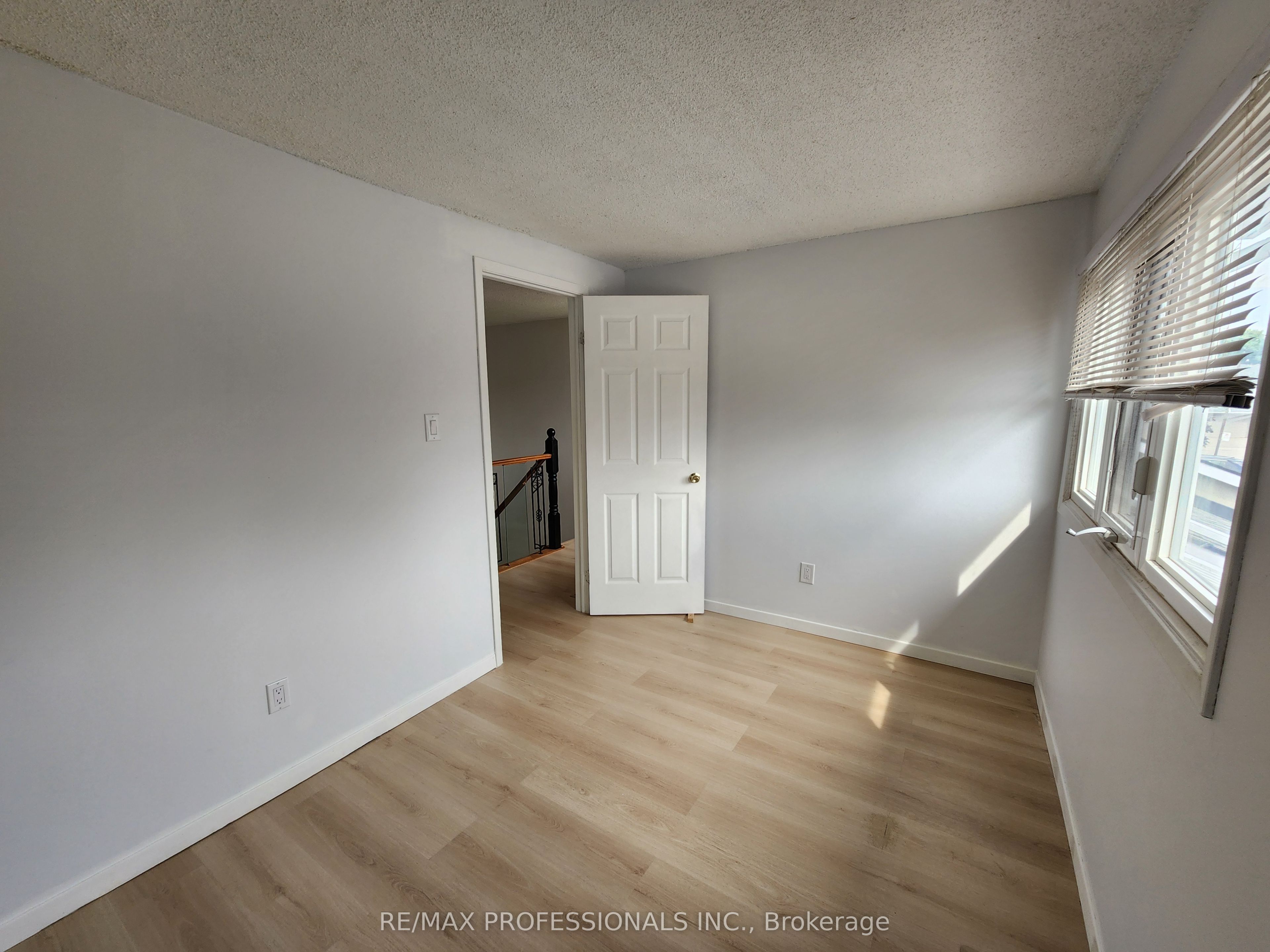 3079 Fifth Line W 31 Property Photo 13