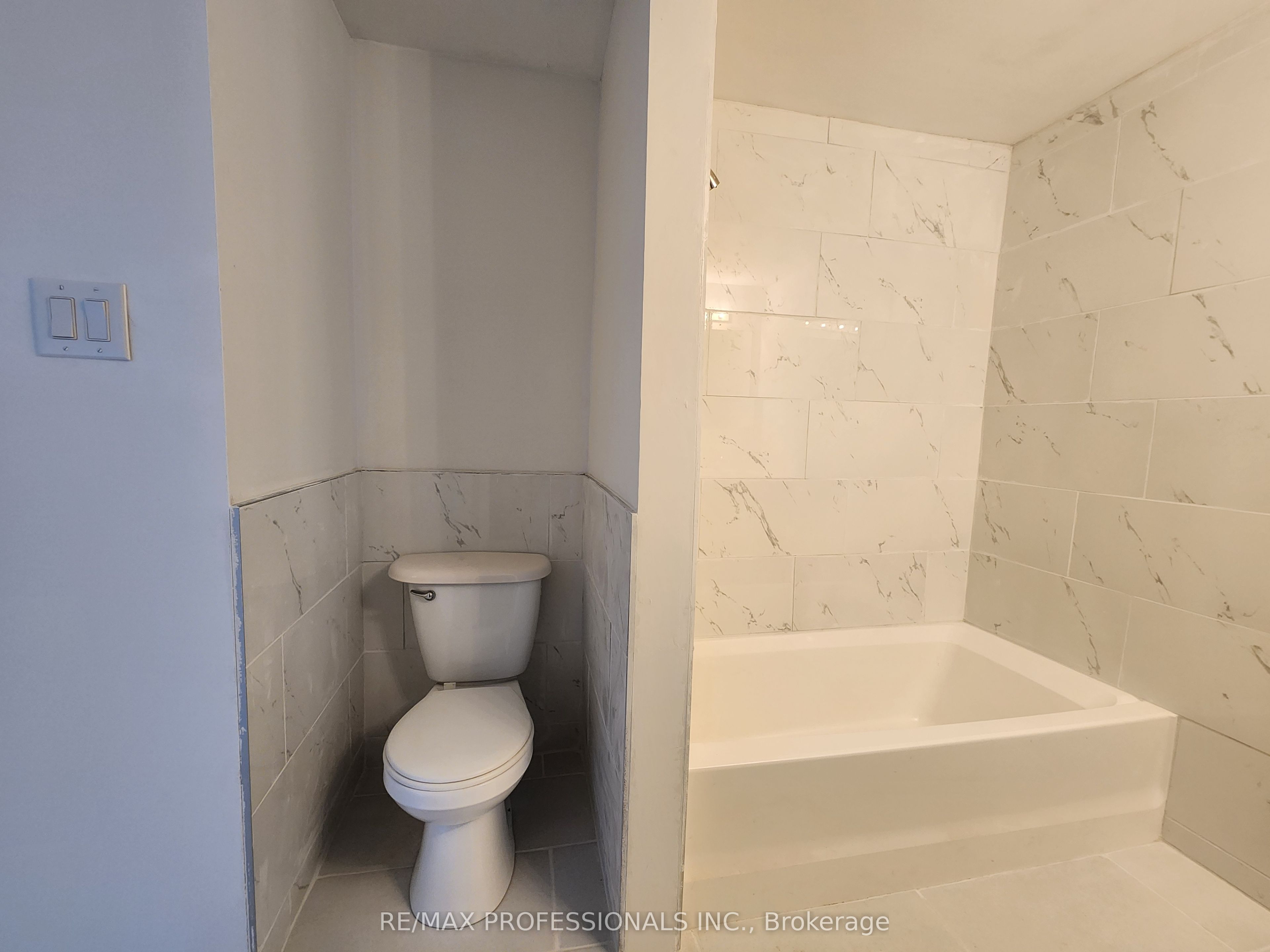 3079 Fifth Line W 31 Property Photo 17