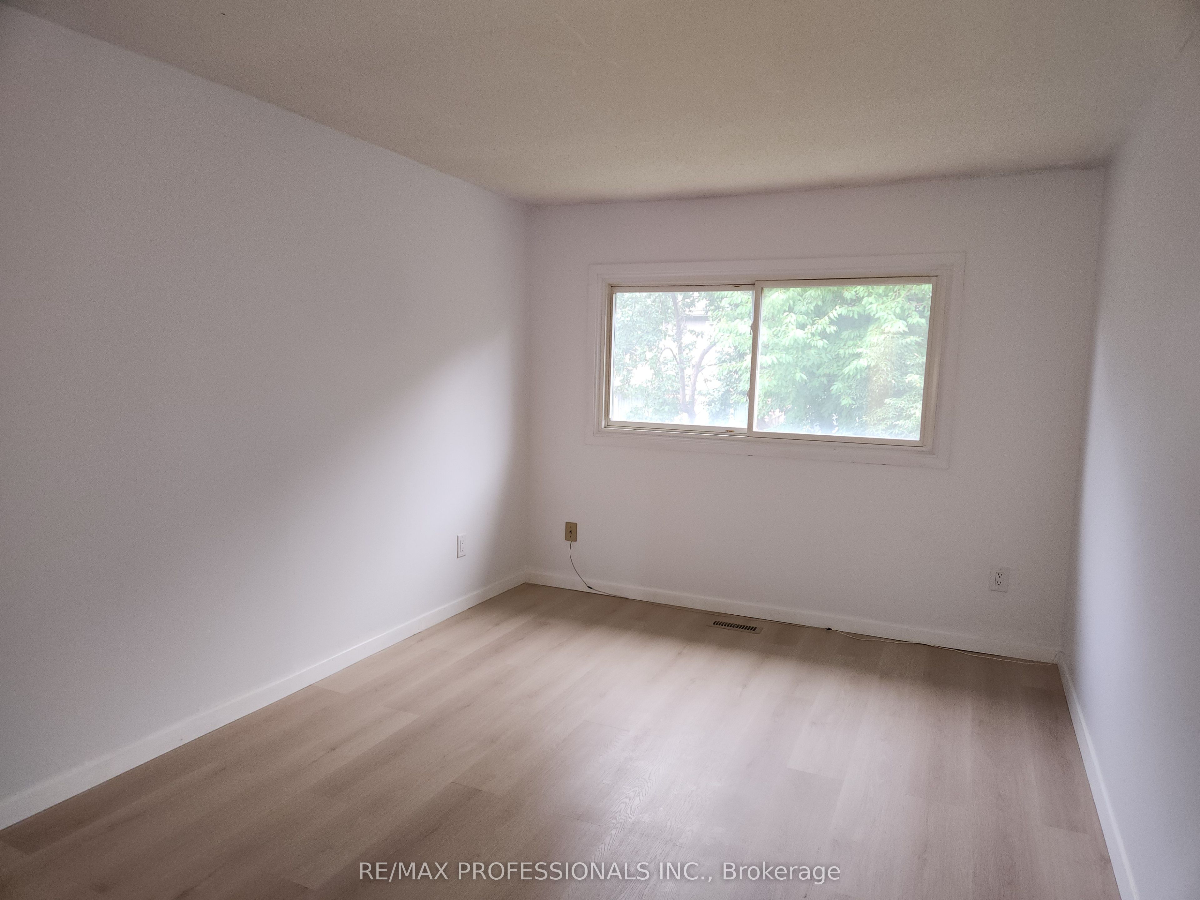 3079 Fifth Line W 31 Property Photo 18