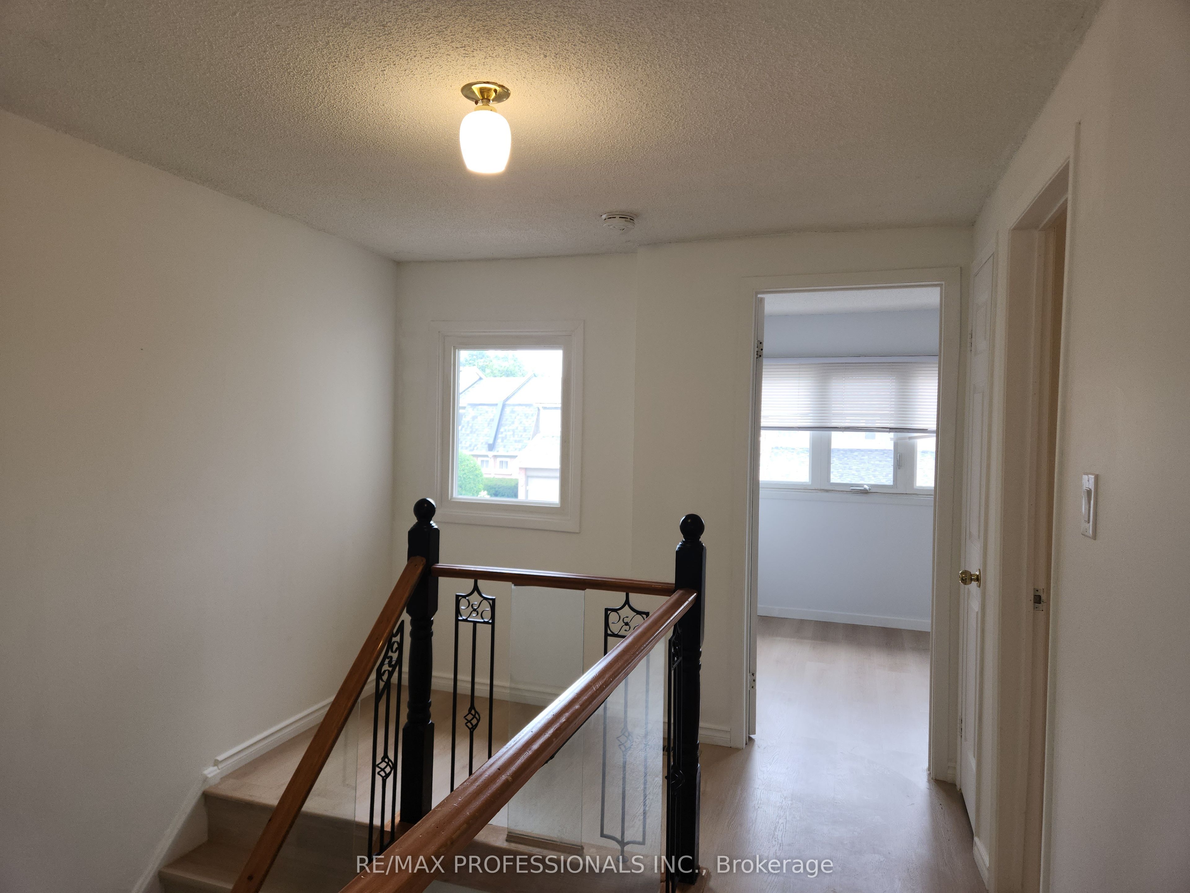 3079 Fifth Line W 31 Property Photo 22
