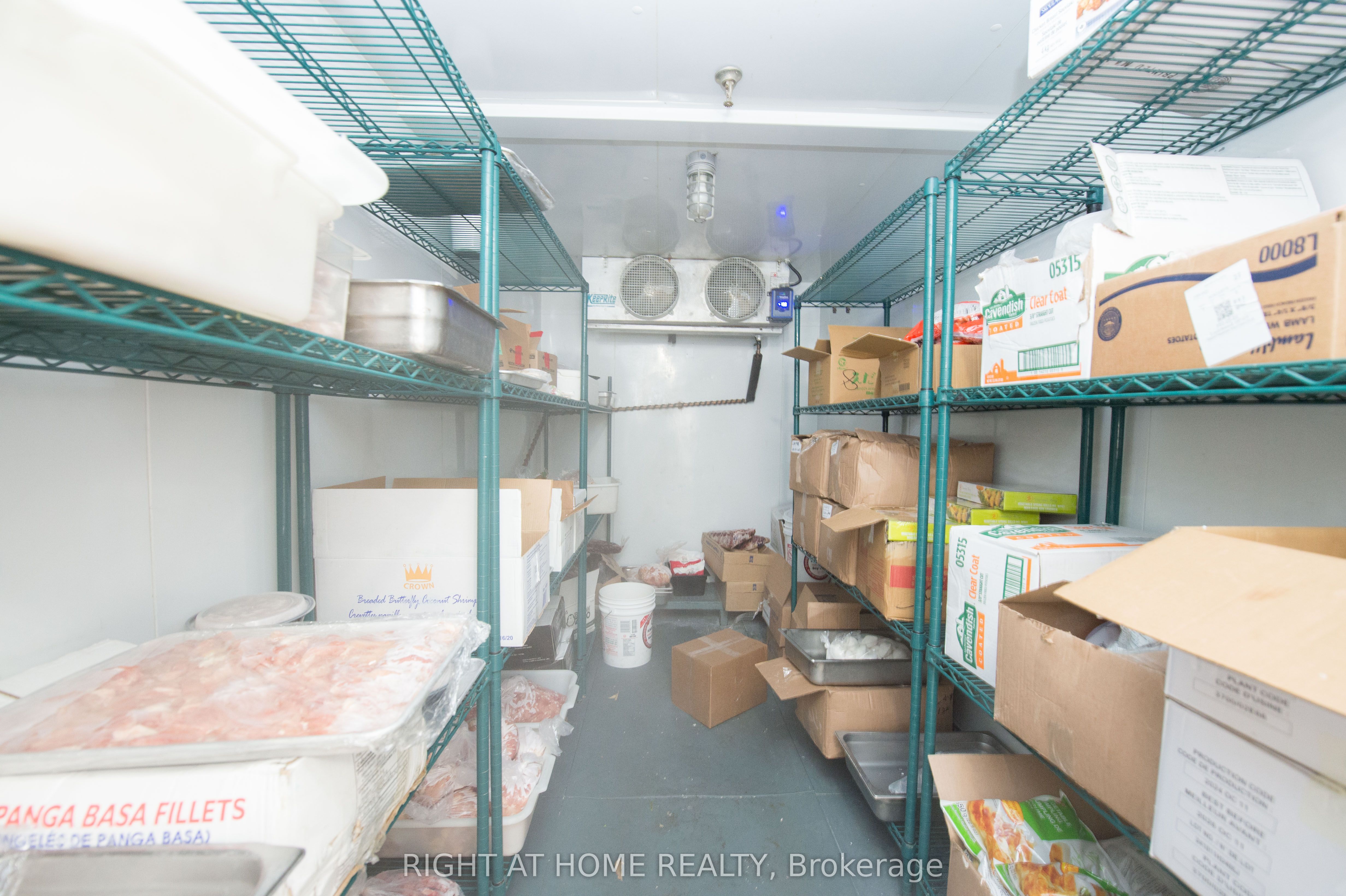 2000 Appleby Line G10 Property Photo 33