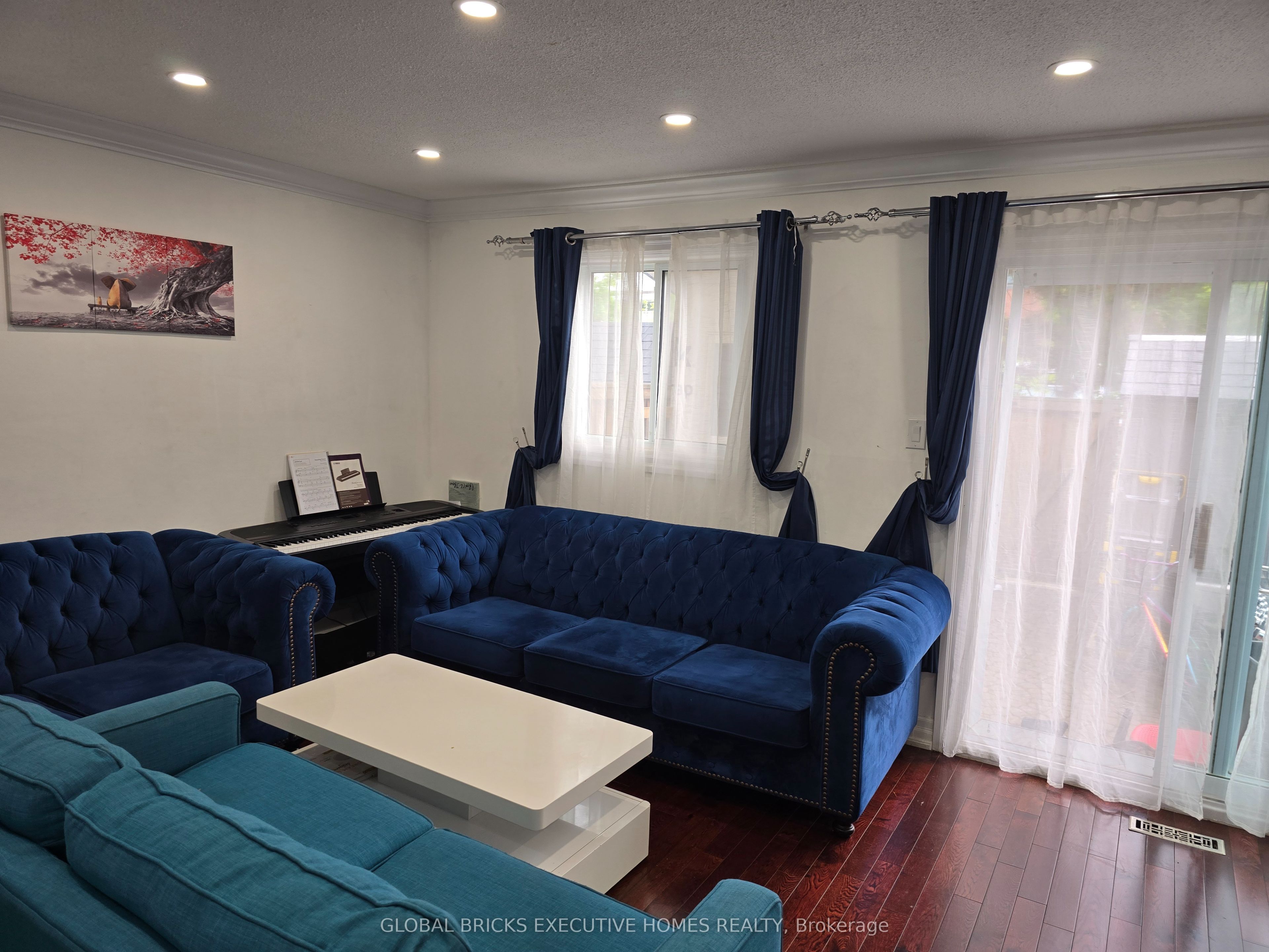 57 Hansen Road N 34 Property Photo 9