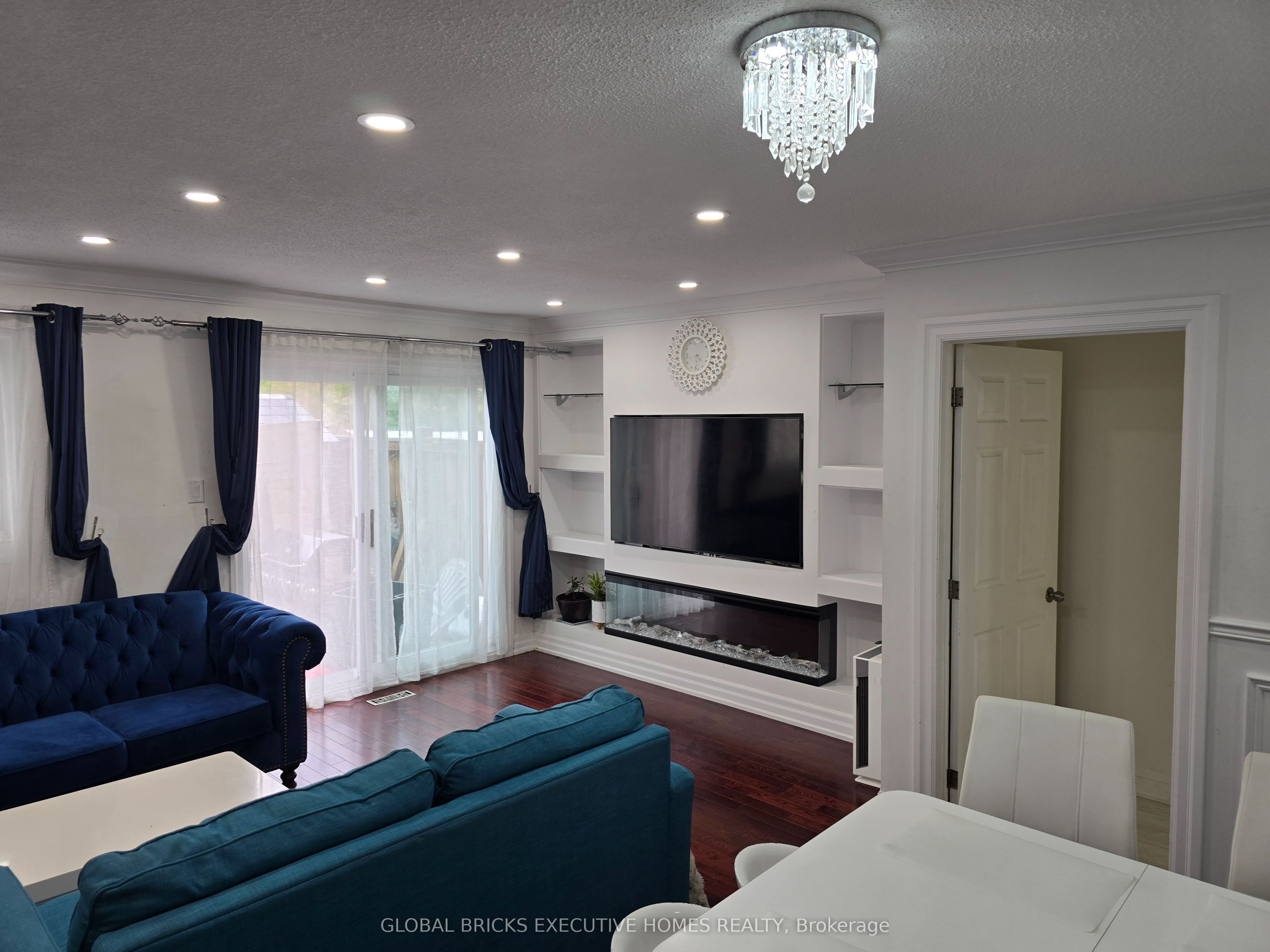 57 Hansen Road N 34 Property Photo 11