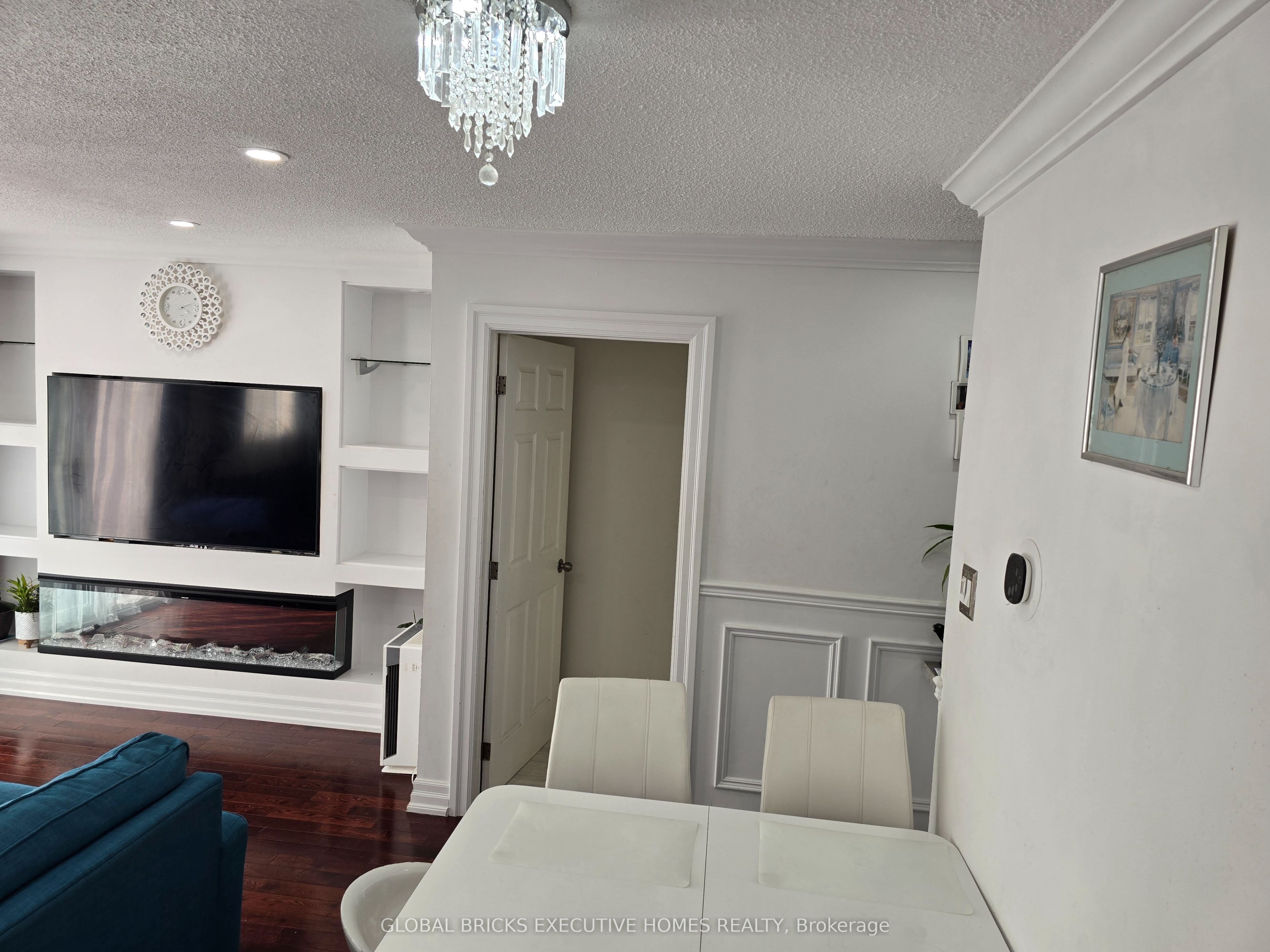 57 Hansen Road N 34 Property Photo 15
