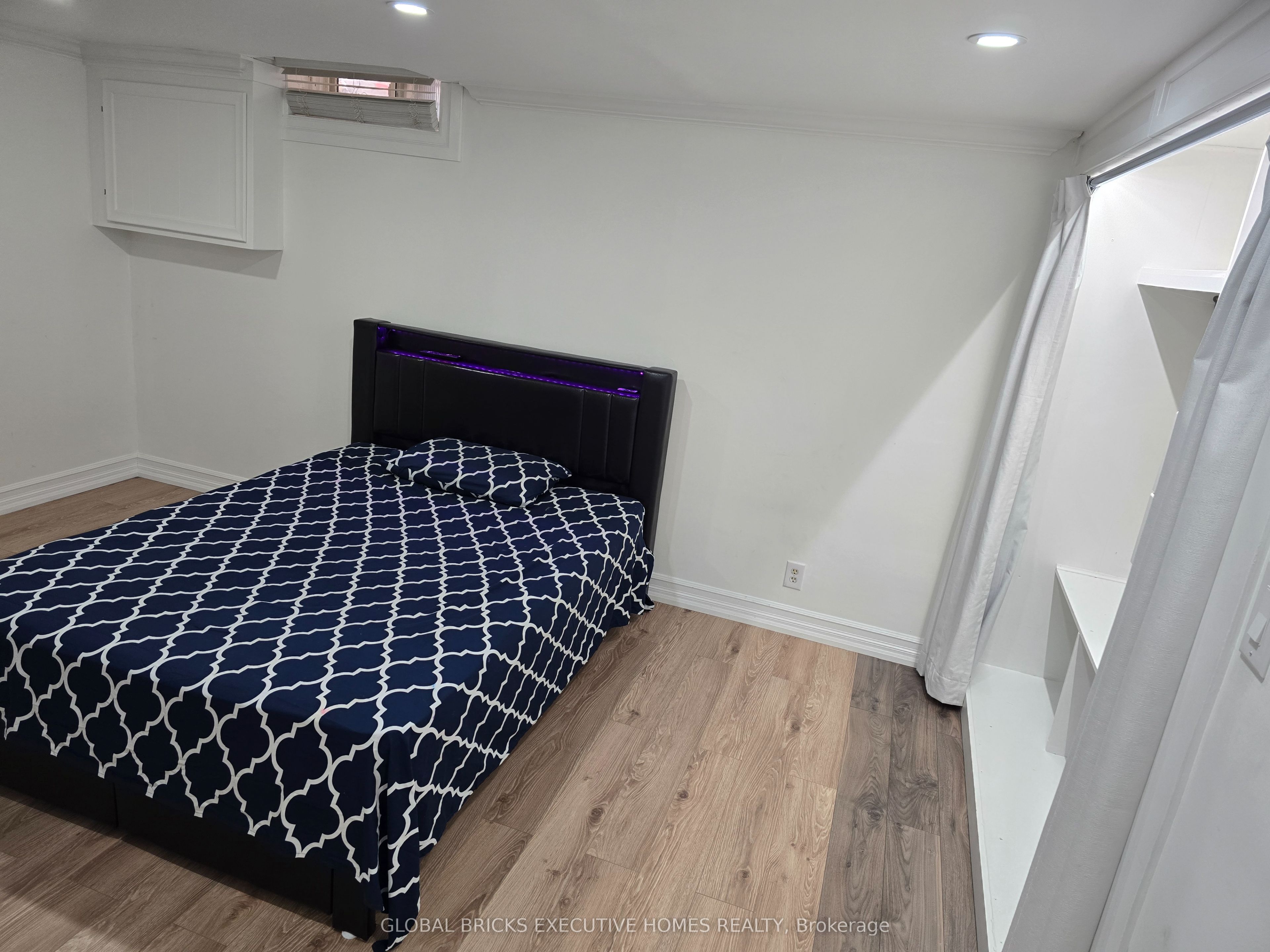 57 Hansen Road N 34 Property Photo 33